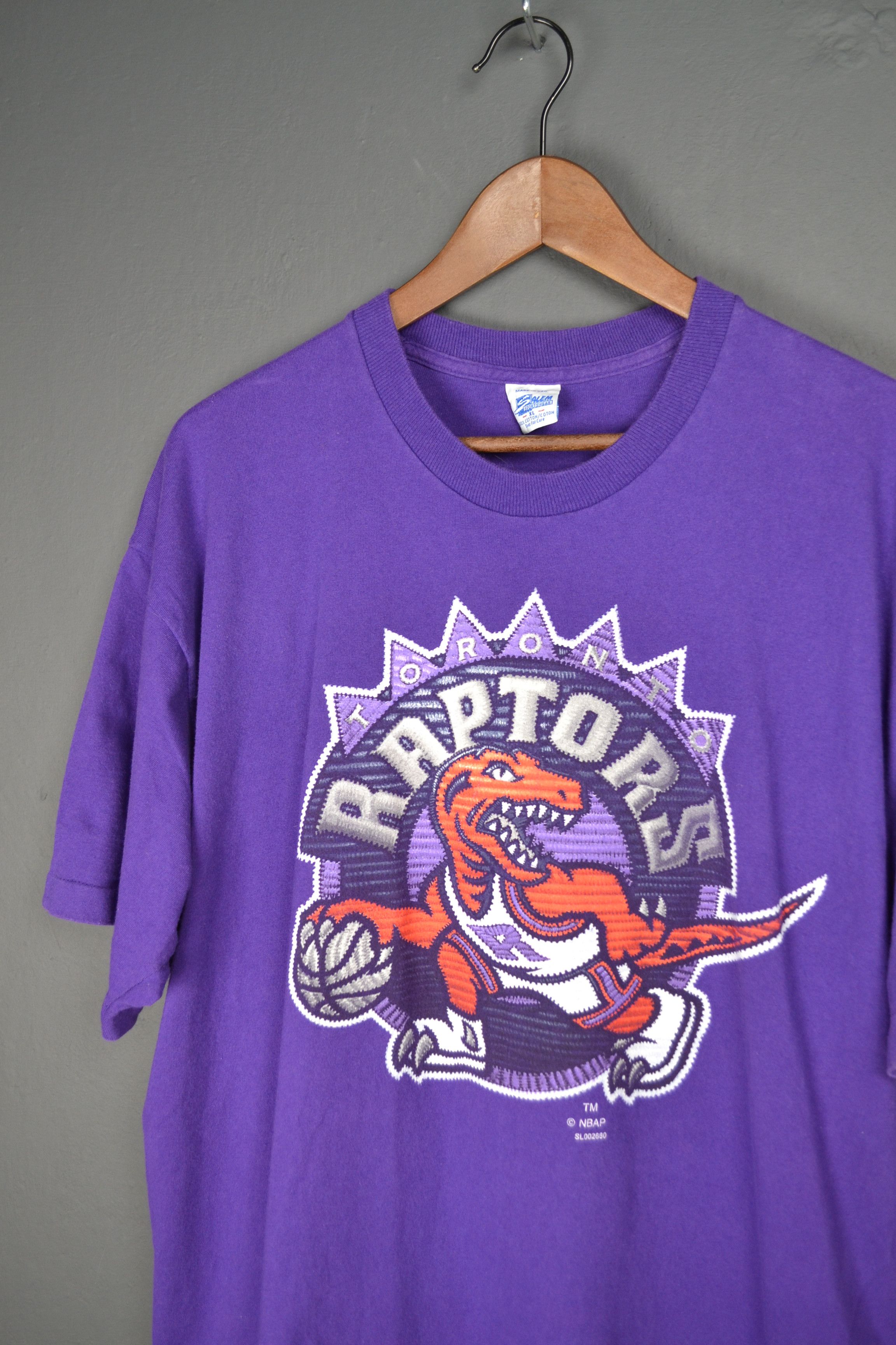 Vintagexltoronto Raptors Xl Purple T-shirt Vintage 90s Salem Nbap Usa Hoodie, Sweatshirt | PodTeesHub.com