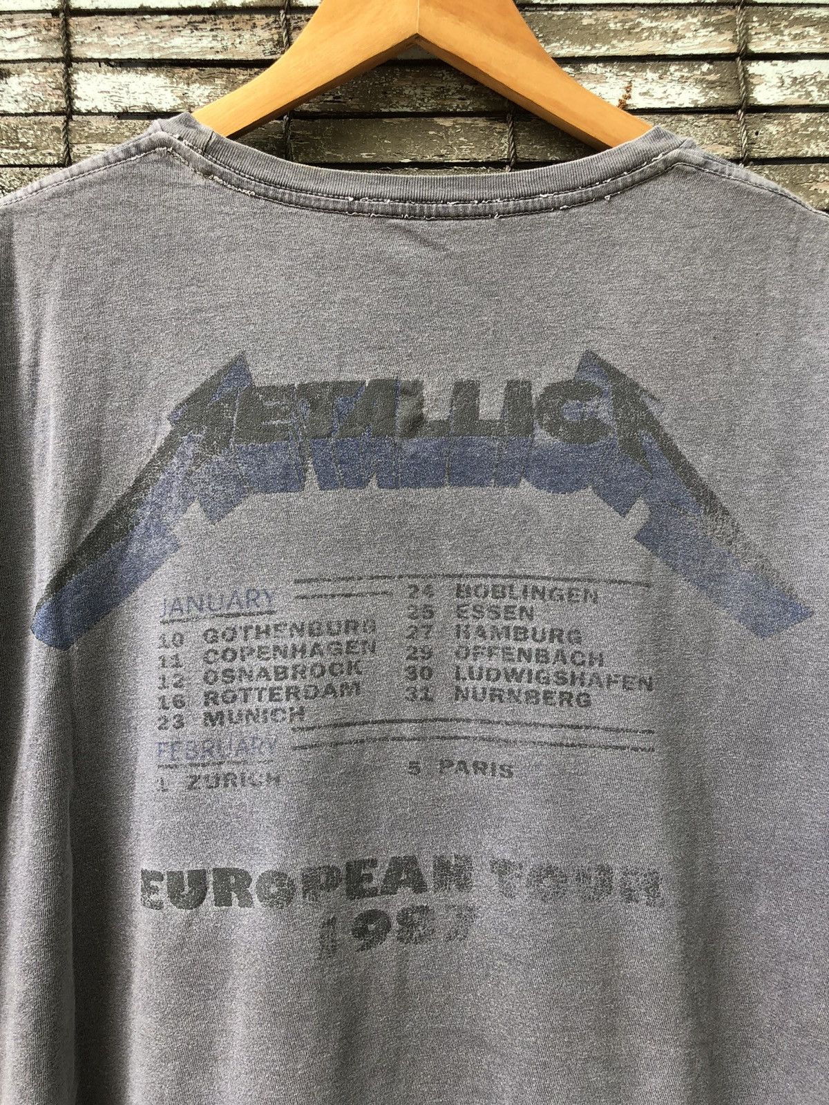 Metallica X Vintage Fade Bootleg Metallica Master Of Puppet European Tour 87 Tee Hoodie, Sweatshirt | PodTeesHub.com