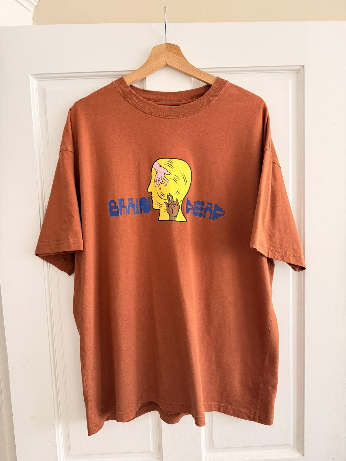 Dead Brain Dead Handheld T Shirt Hoodie, Sweatshirt | PodTeesHub.com
