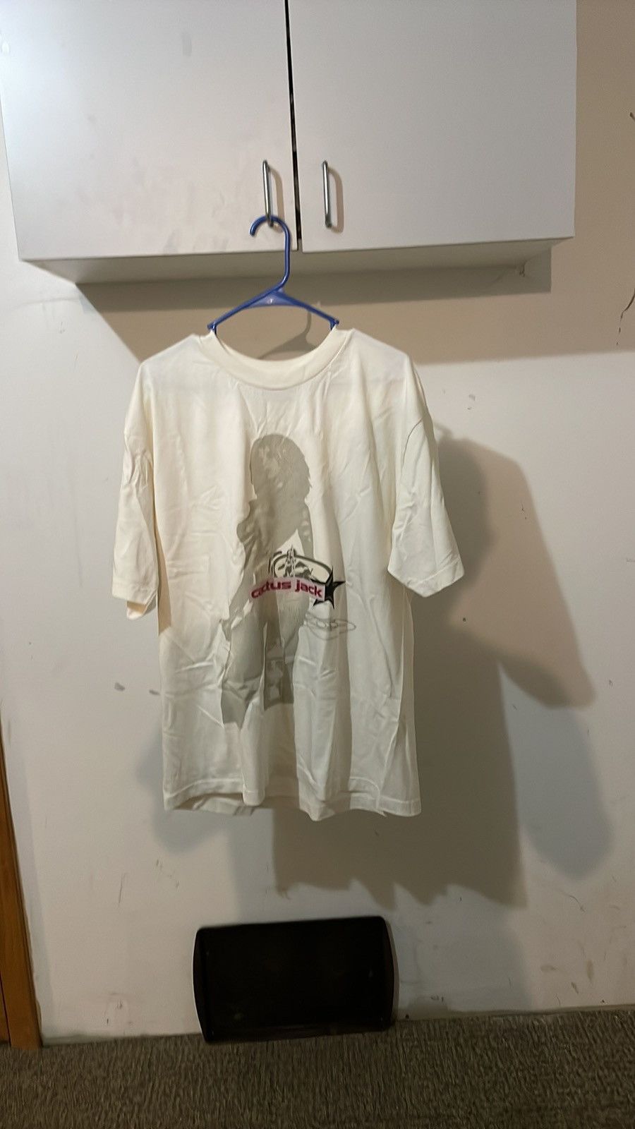Travis Scott Cactus Jack Off White Digital Girl Xl T-Shirts, Hoodie, Sweatshirt