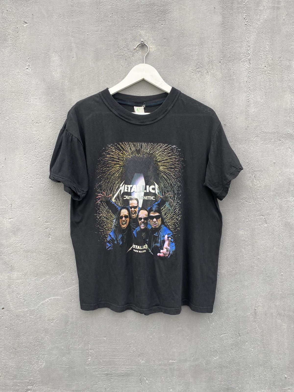 Metallica X Vintage Vintage Metallica Magnetic Tour Faded Band T-Shirts, Hoodie, Sweatshirt