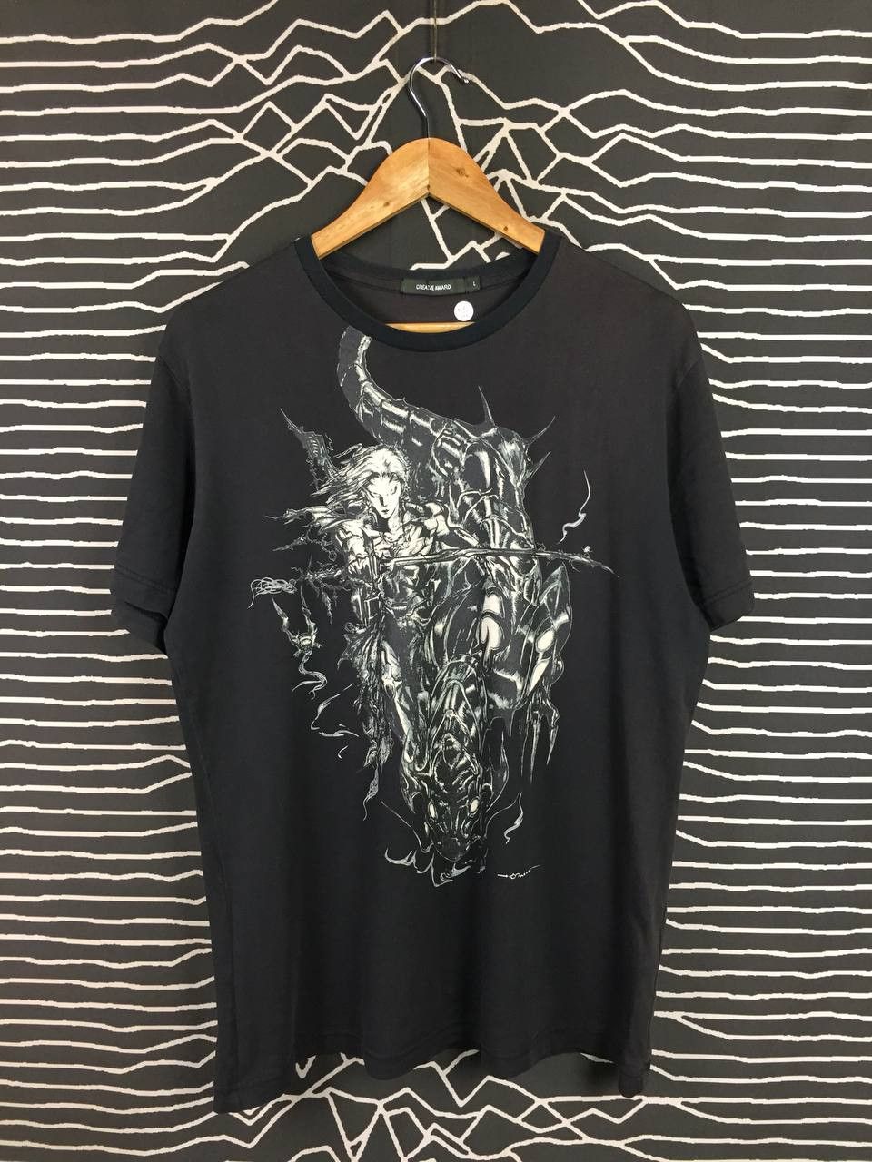 Uniqlo Creative Award Yoshitaka Amano Final Fantasy Art Tee Hoodie, Sweatshirt | PodTeesHub.com