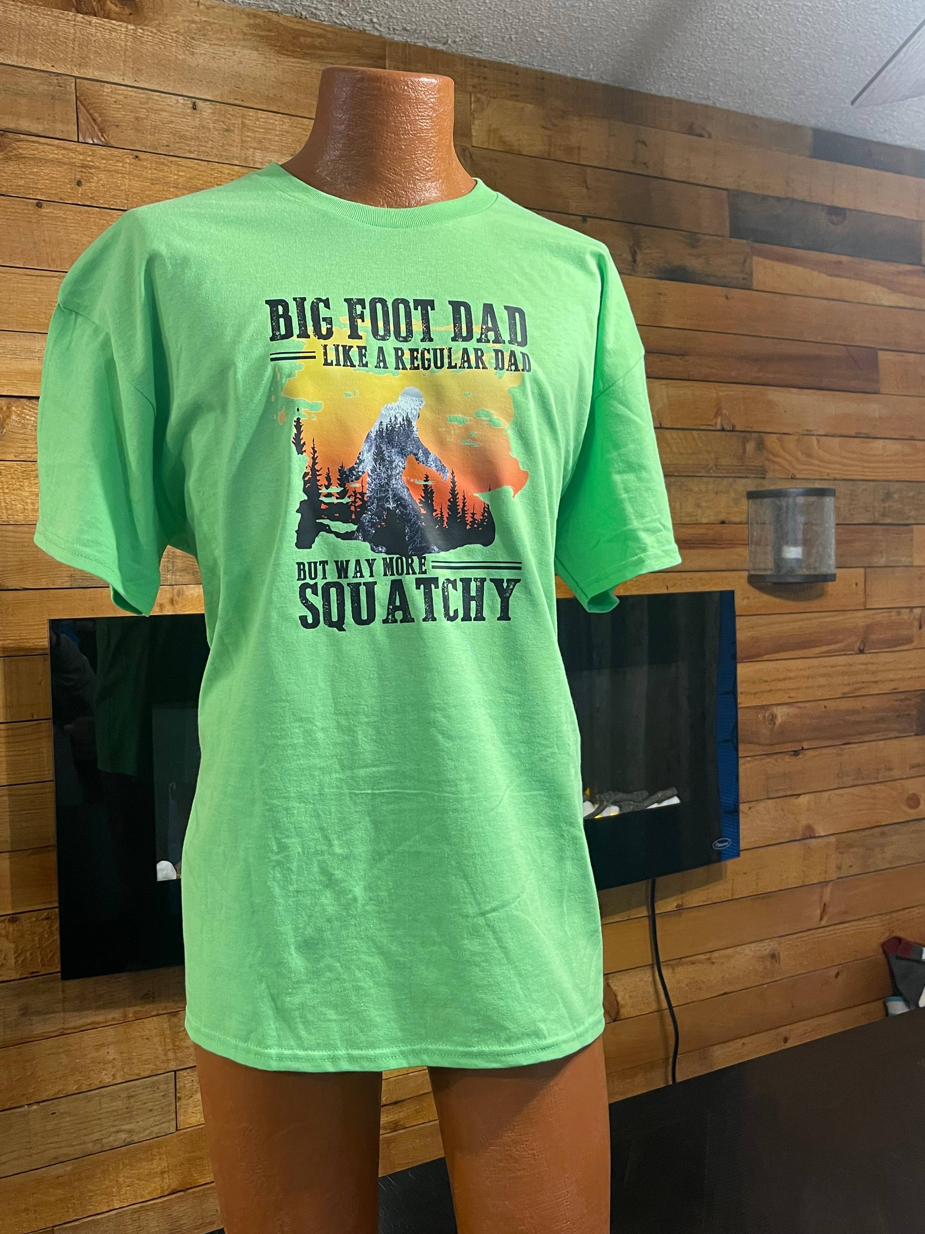 Bigfoot Dad T-Shirt (Green) Hoodie, Sweatshirt | PodTeesHub.com