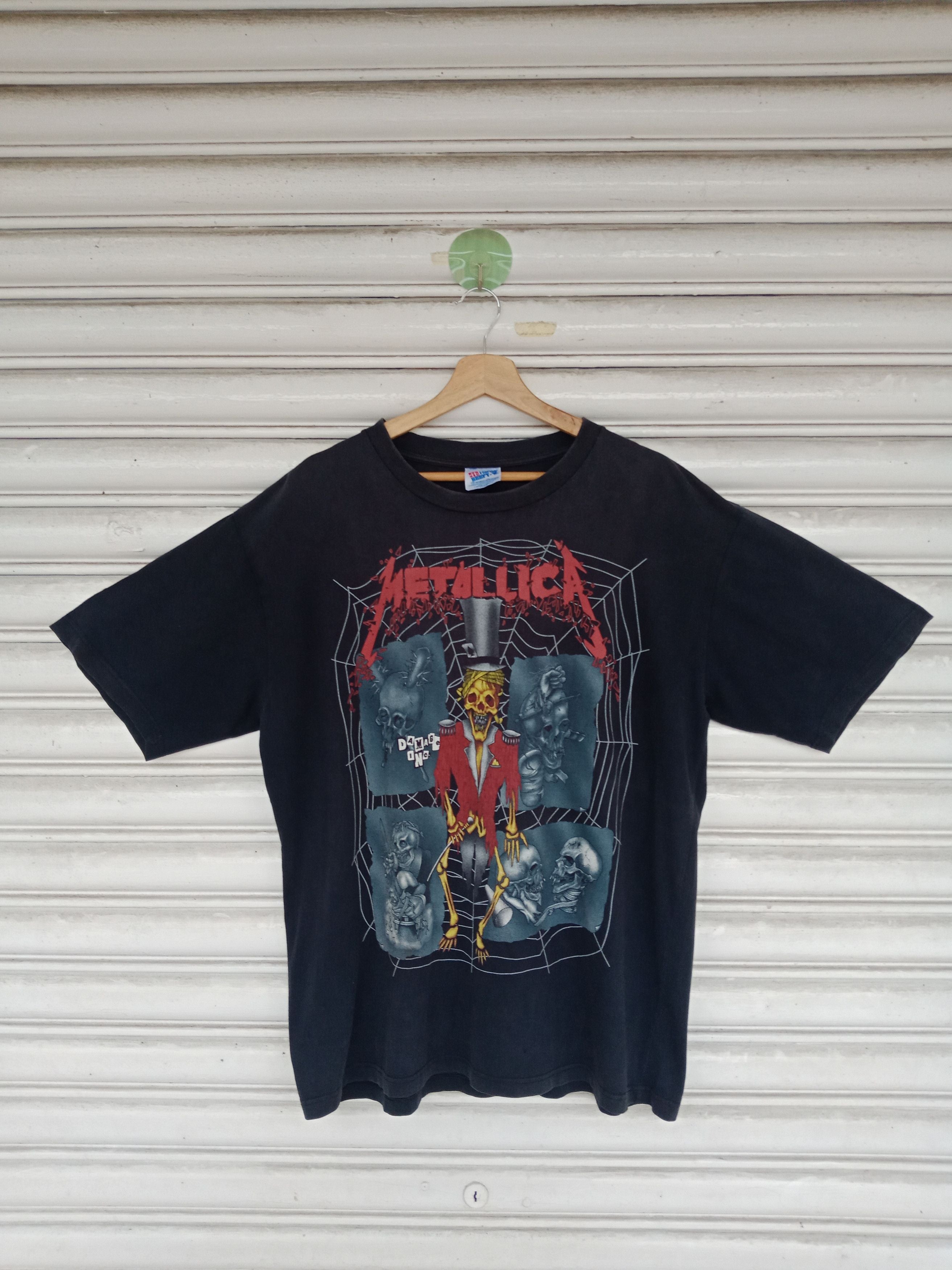 Metallica X Vintage 2003 Metallica Ring Master Spider Webs T-Shirts, Hoodie, Sweatshirt | PodTeesHub.com