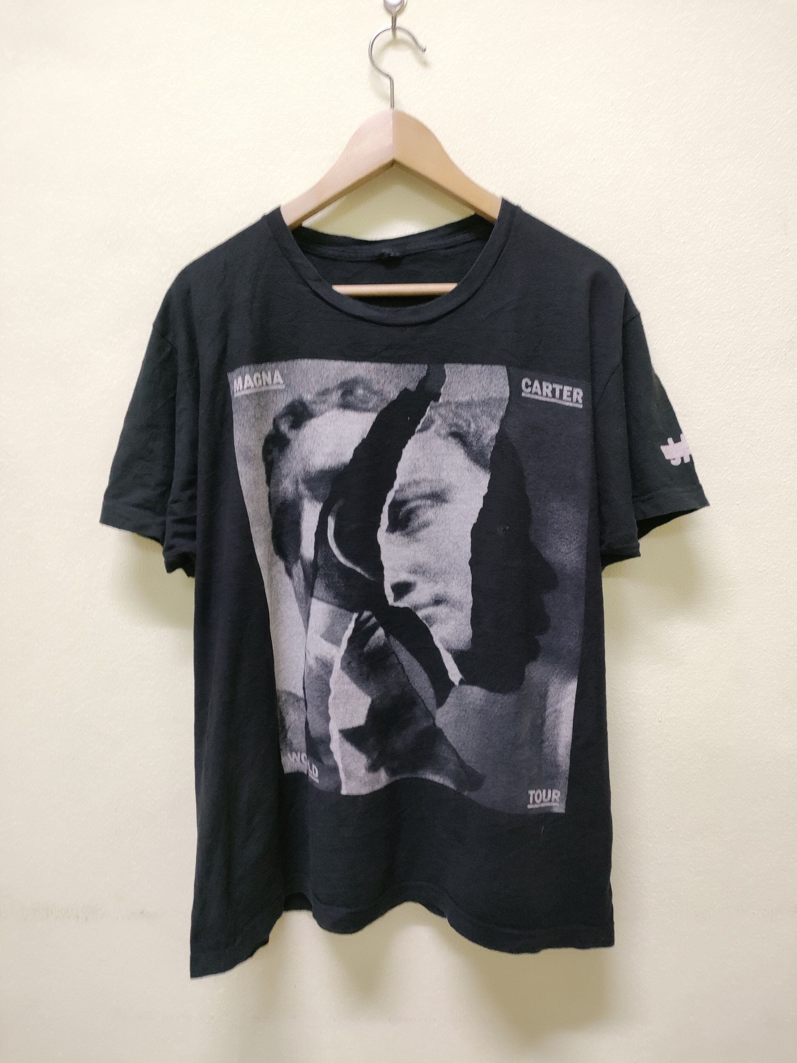 Z Steals Jay Z Magna Center World Tour T-Shirts, Hoodie, Sweatshirt | PodTeesHub.com