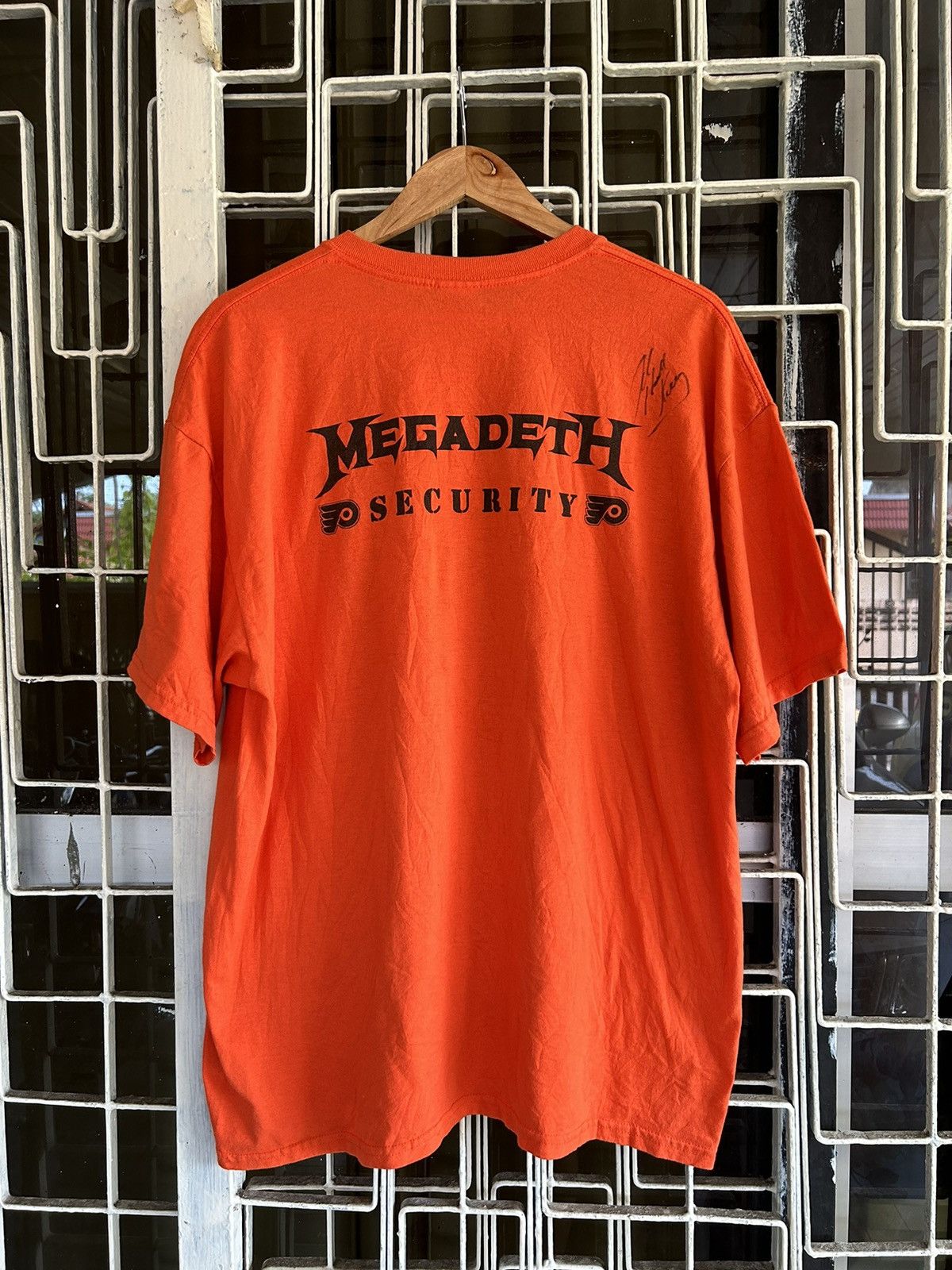 X Vintage Megadeth Security Philadelphia Fans Nhl Tees Hoodie, Sweatshirt | PodTeesHub.com