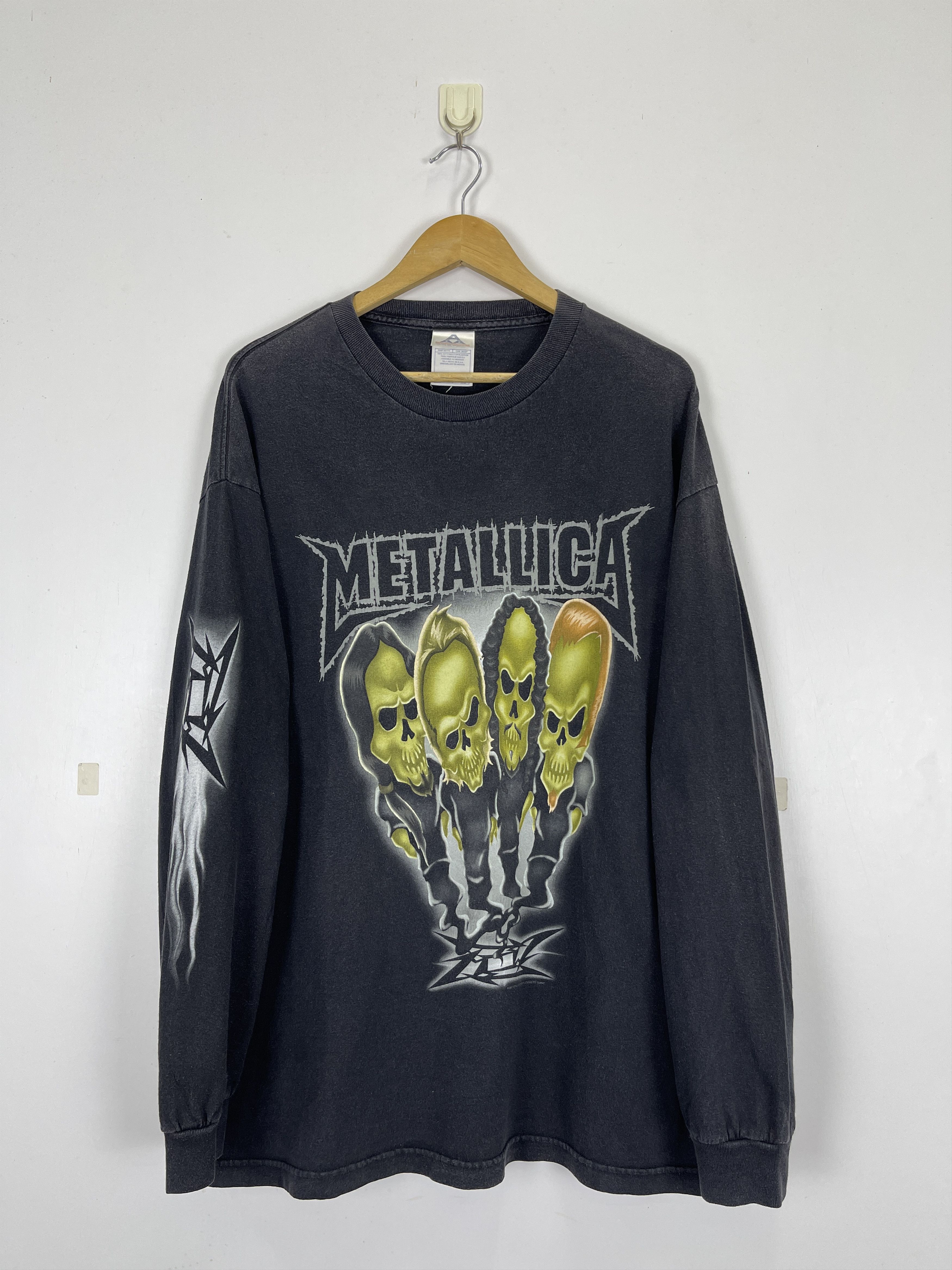 Metallica X Vintage Vintage 2001 Metallica Long Sleeve Ta0372 T-Shirts, Hoodie, Sweatshirt