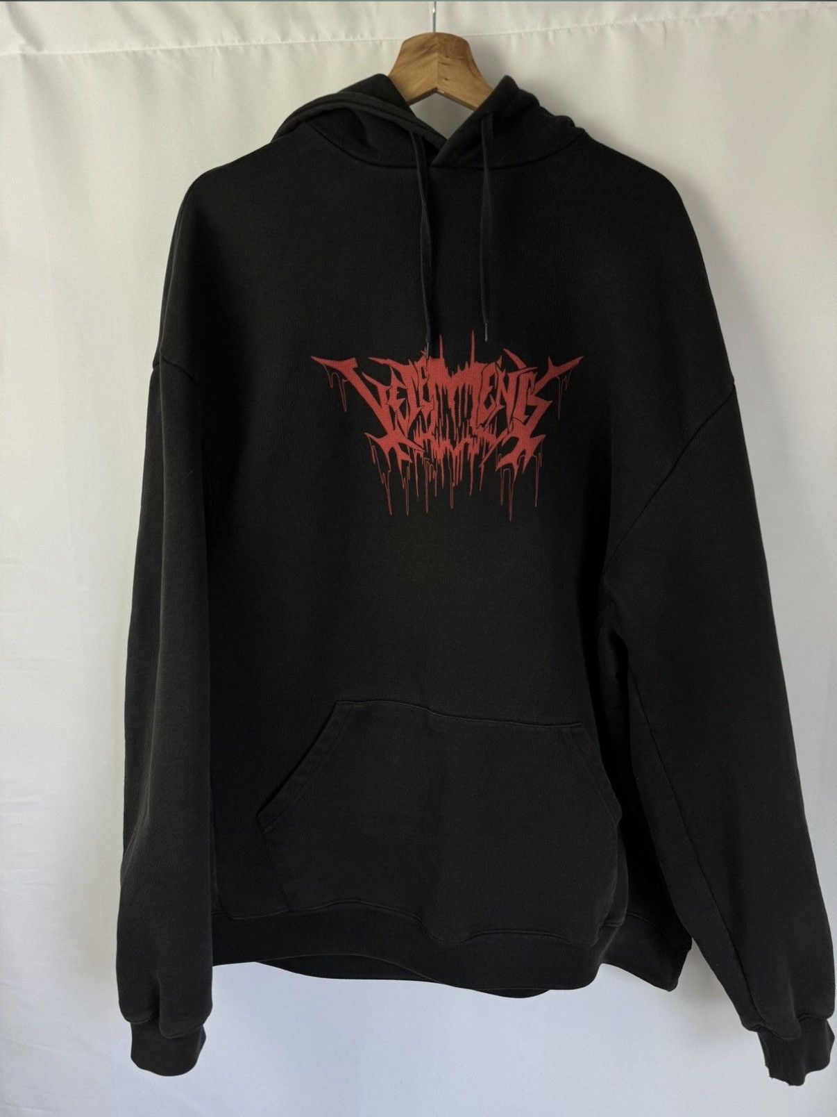 Vetements Aw18 Metal Tour Hoodie Thick Version Size Small T-Shirts, Sweatshirt | PodTeesHub.com