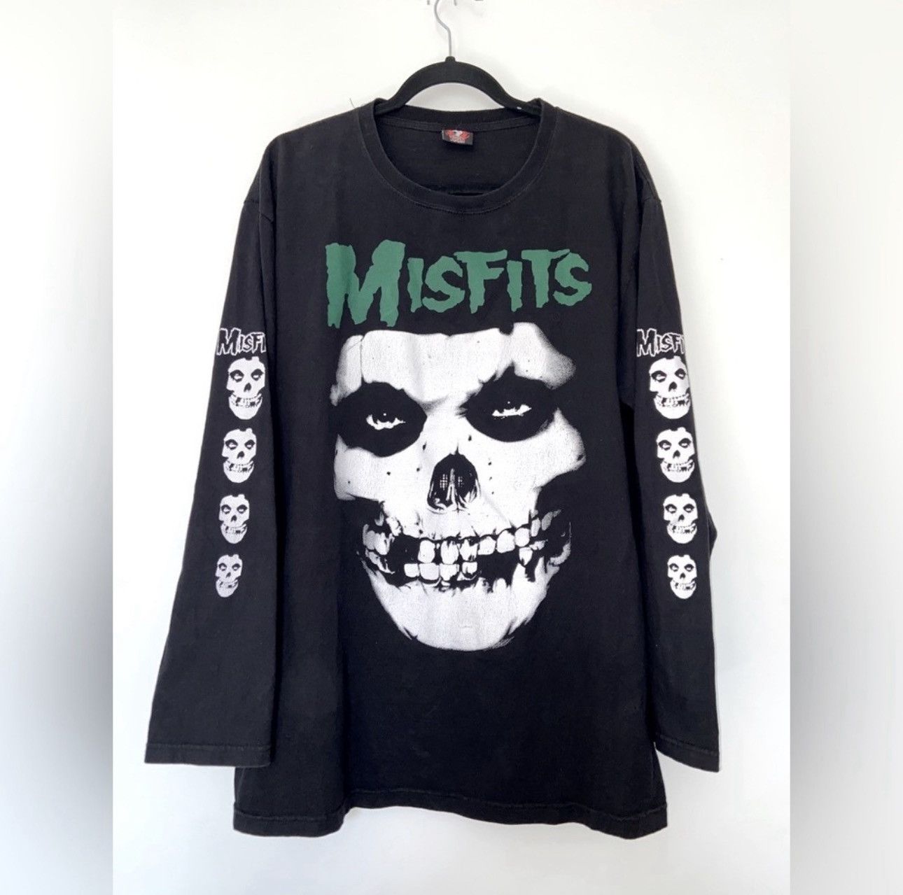 Band Misfits Long Sleeve Vintage Band Xl Uni 1 1 Rare Find T-Shirts, Hoodie, Sweatshirt
