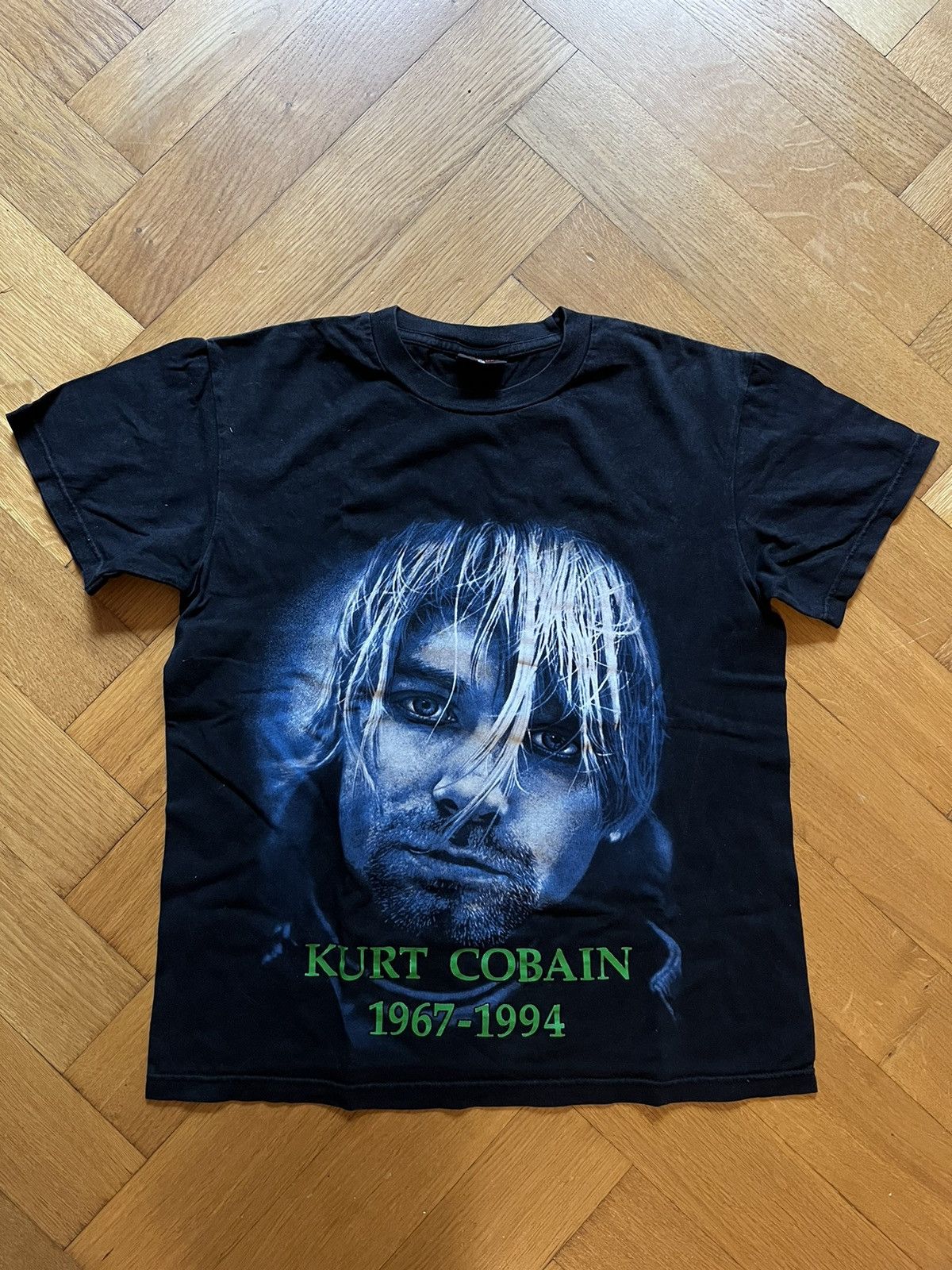 Vintage Y2k Kurt Cobain T Shirt With Eu Thunder Tag Hoodie, Sweatshirt | PodTeesHub.com