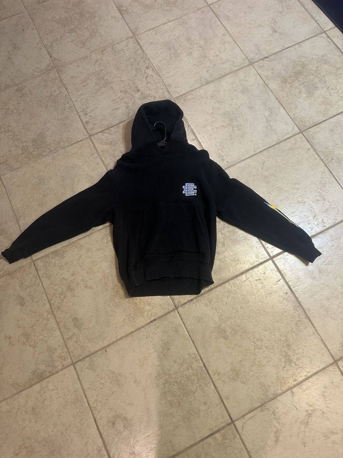 Emanuel Eric Emanuel Ee Bolt Hoodie Black T-Shirts, Sweatshirt | PodTeesHub.com