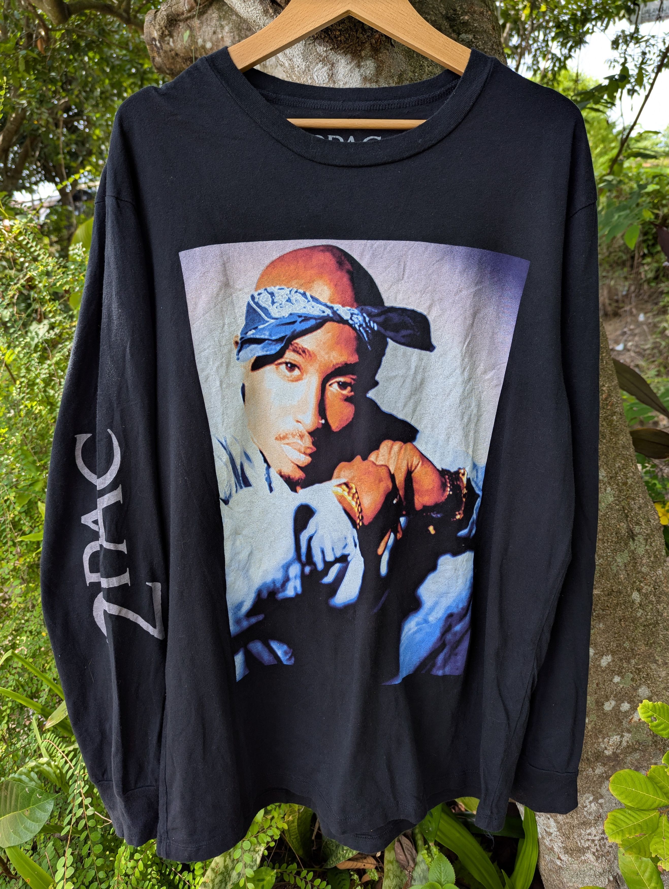 Rap Tees Tupac Shakur Rapper Long Sleeve Shirt Size Xxl Hoodie, Sweatshirt | PodTeesHub.com