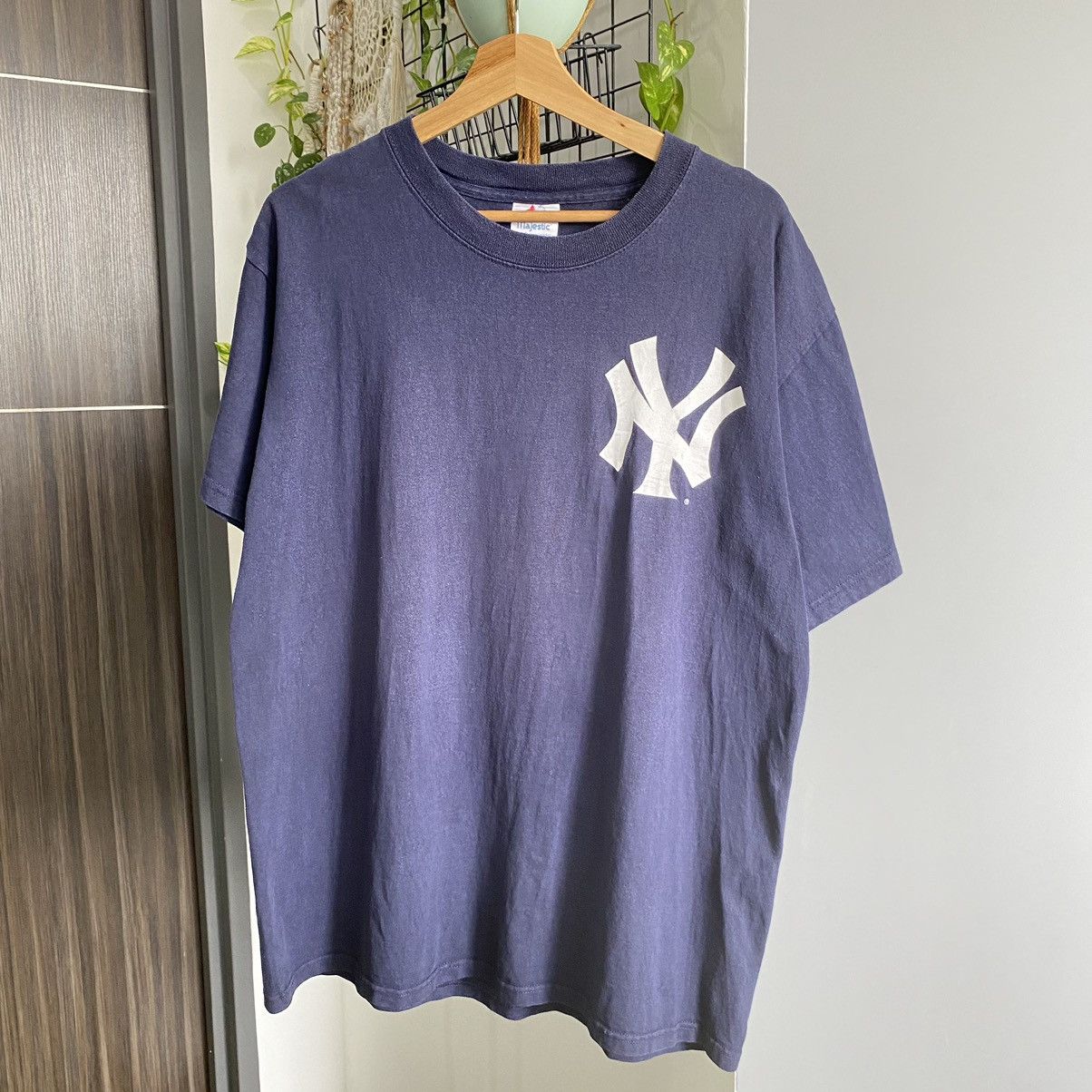 New York Yankees Thrashed Faded Vintage New York Yankees Jeter Mlb Erd Tshirt Hoodie, Sweatshirt | PodTeesHub.com