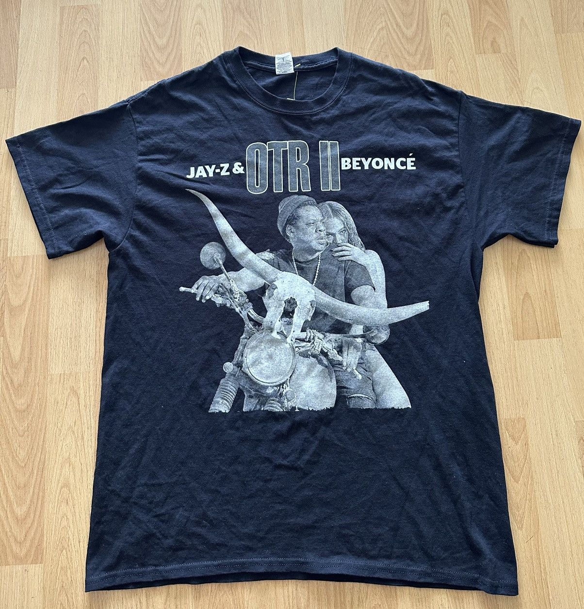 Jay Z X Rap Tees Beyonce Jay Z Otrii Tour Tee Exclusive 2018 On The Run Ii Hoodie, Sweatshirt | PodTeesHub.com