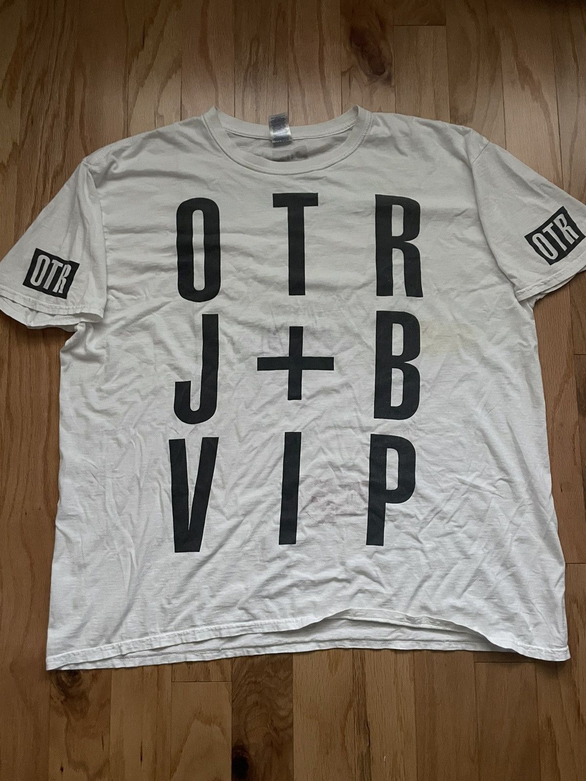 Vintage 2014 Beyonce Jay Z Otr Rap Tour Concert T-Shirts, Hoodie, Sweatshirt | PodTeesHub.com