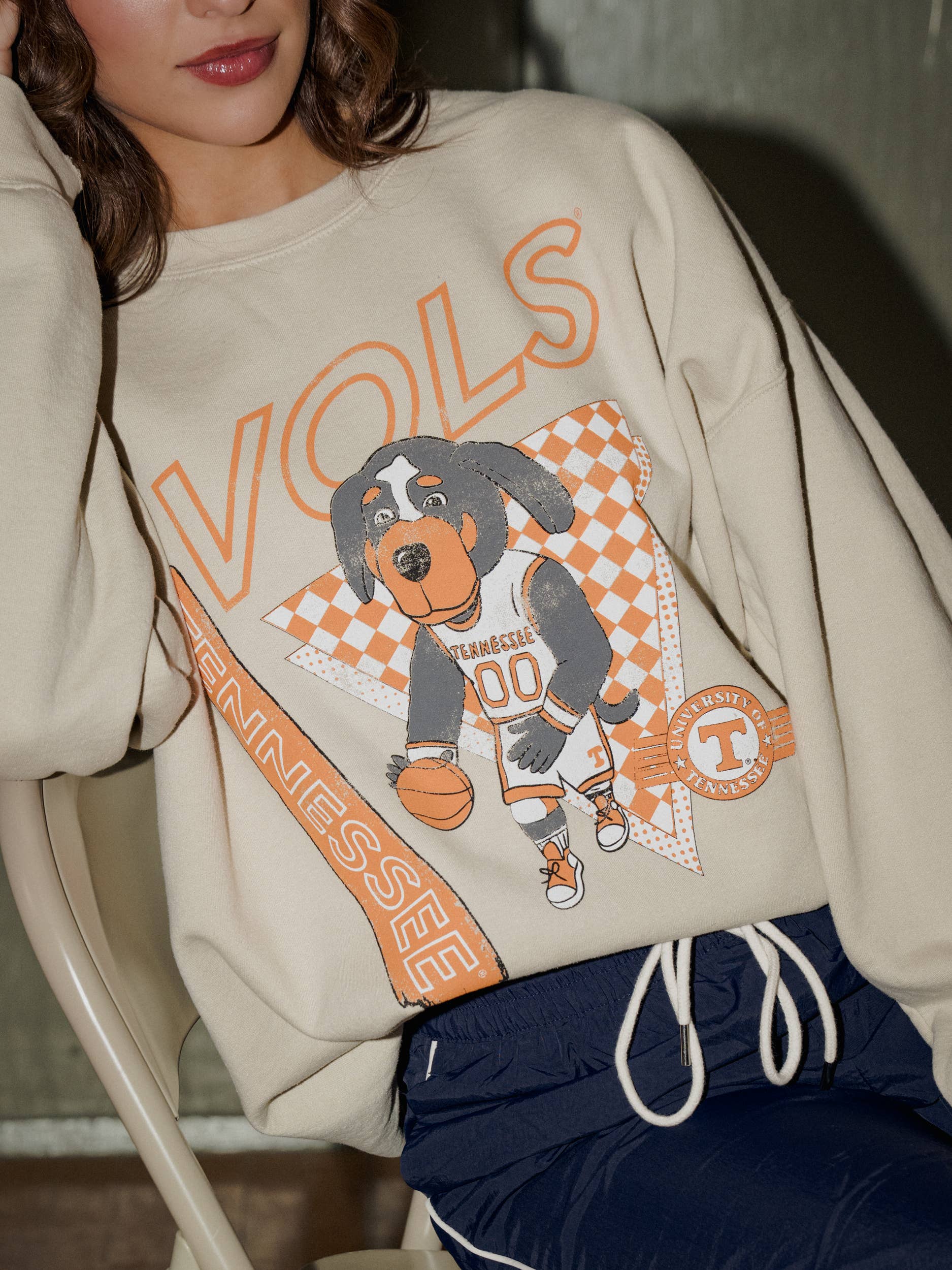Tennessee Vols Courtside Basketball Thrifted Sweatshirt T-Shirts, Hoodie | PodTeesHub.com