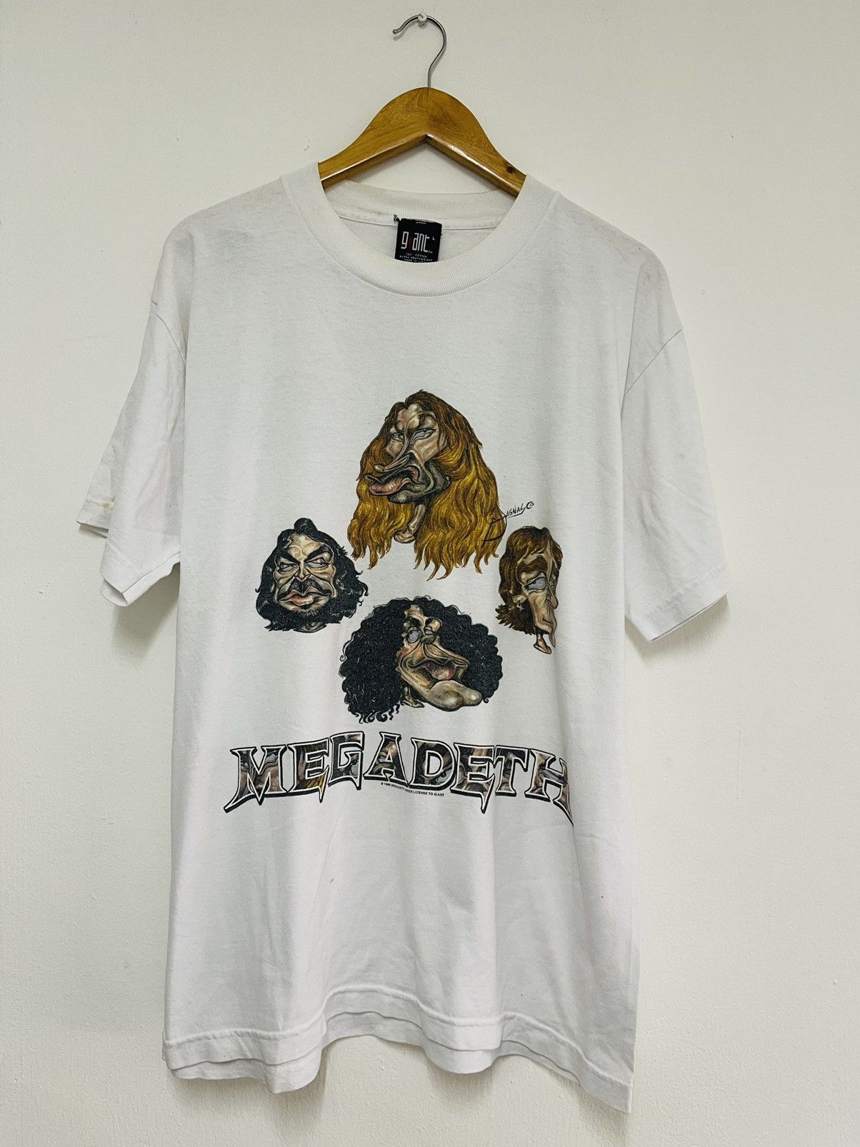Vintage Megadeth 1998 Tour Special Art Cover Heavy Metal W1 T-Shirts, Hoodie, Sweatshirt | PodTeesHub.com