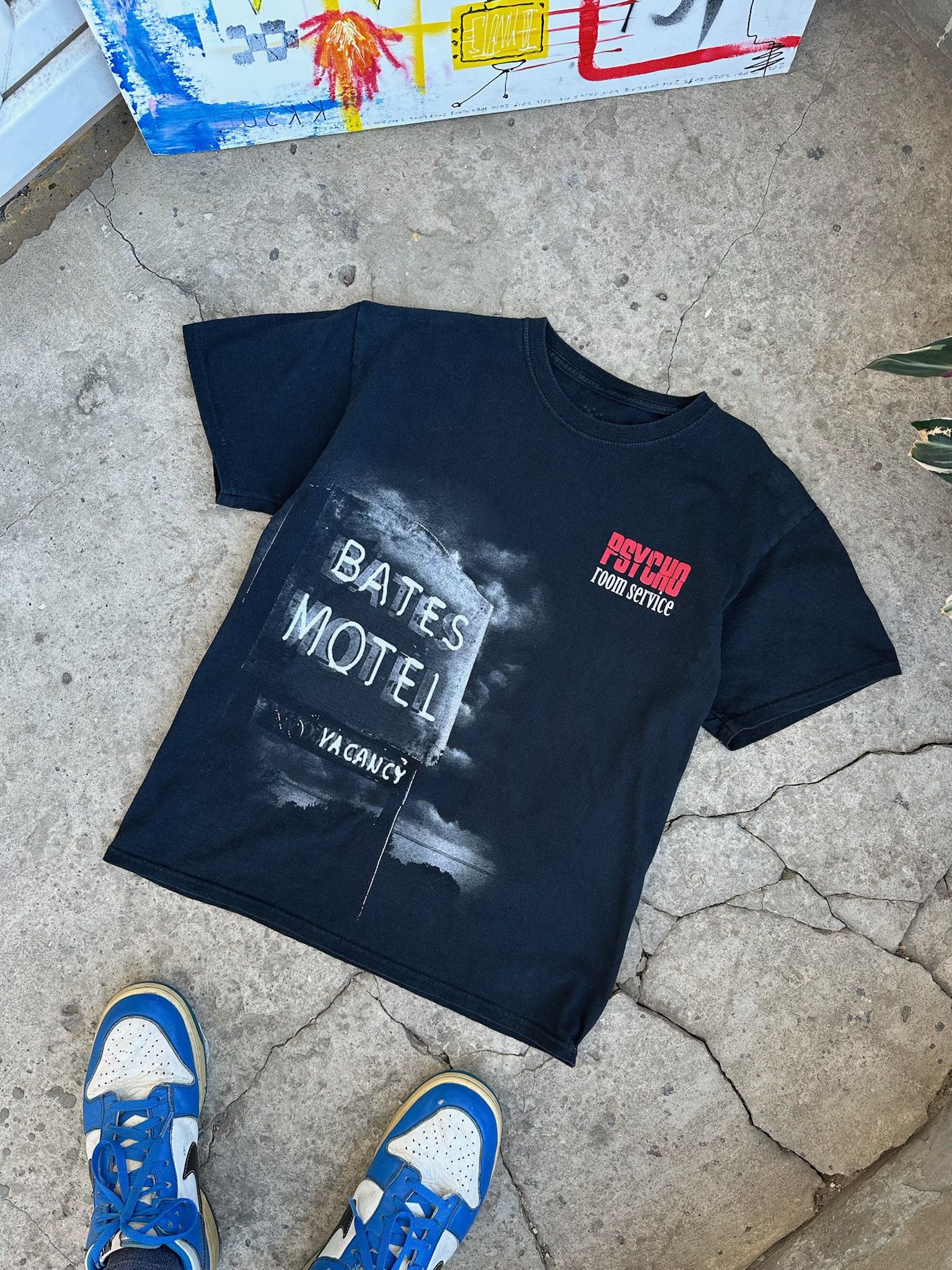 Universal Studios Psycho Bates Motel Horror Tee Vintage Movie Hoodie, Sweatshirt | PodTeesHub.com