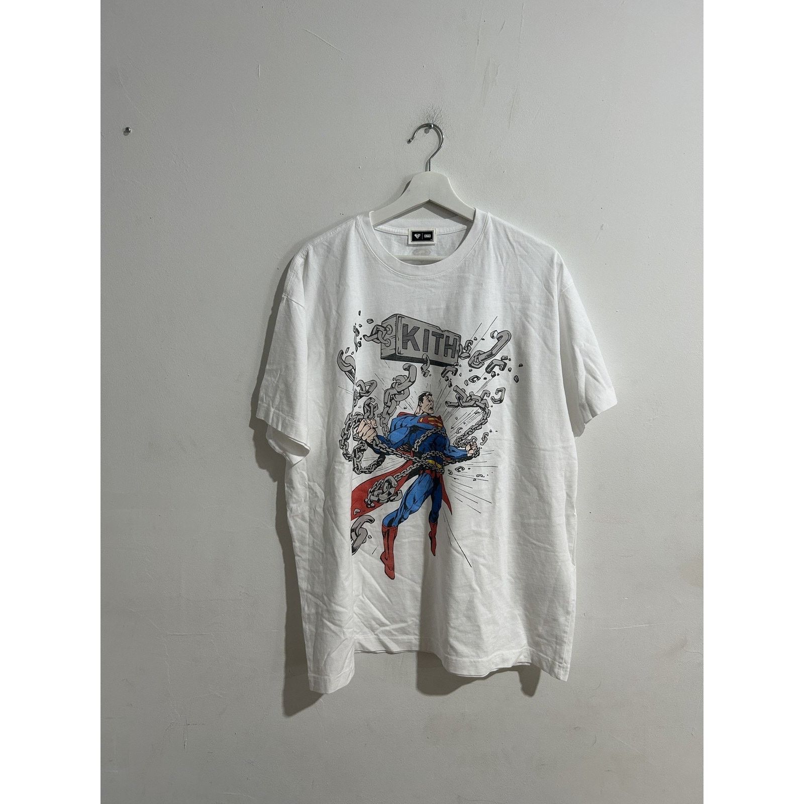Kith Superman Busting Chain Size Xl New T-Shirts, Hoodie, Sweatshirt