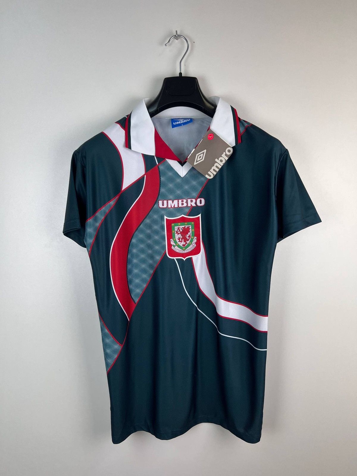 Umbro Wales Ghippi Retro Shirt Size S Hoodie, Sweatshirt | PodTeesHub.com