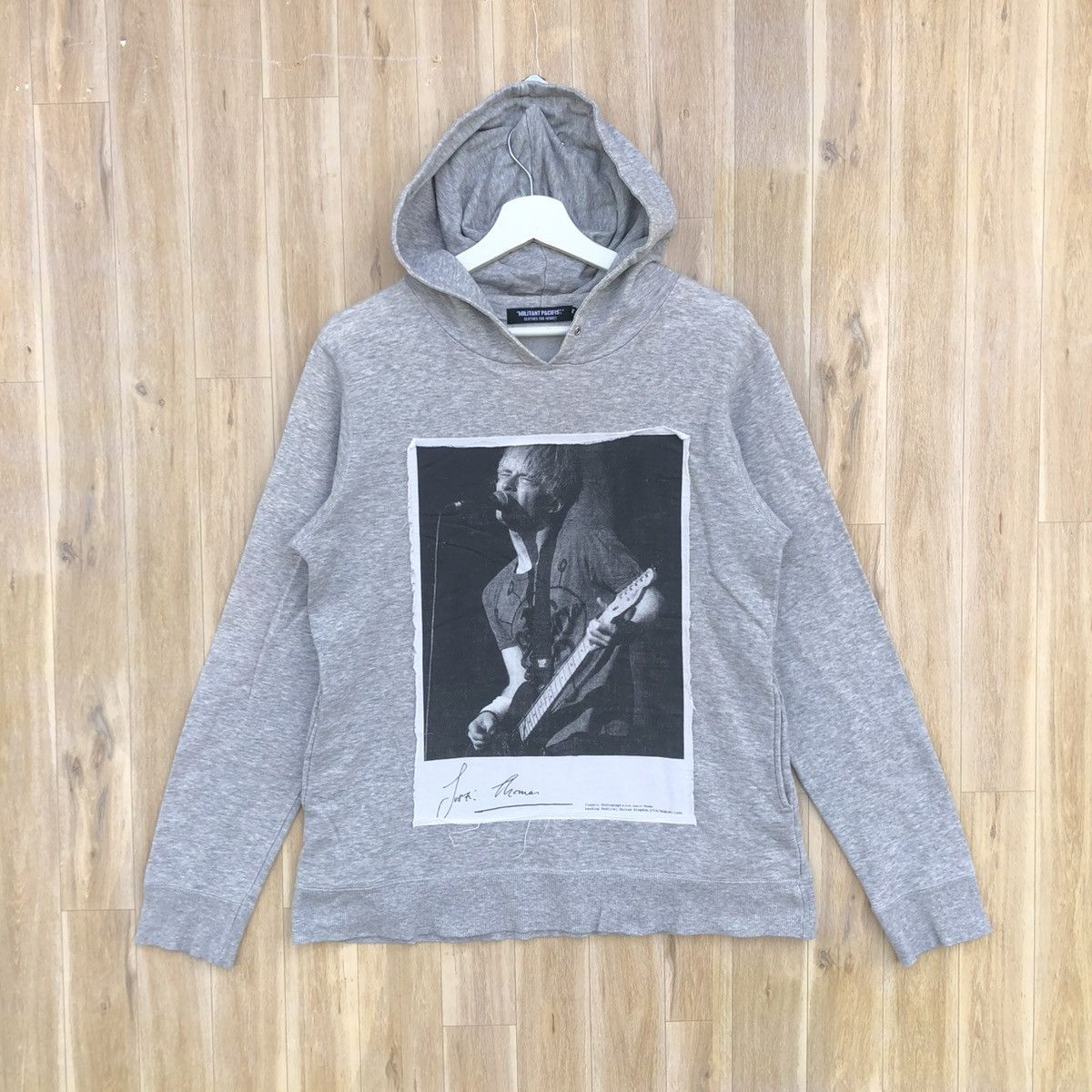 Band Tees Vintage Radiohead Live At Reading Festival 1994 Hoodie Sweatshirt | PodTeesHub.com