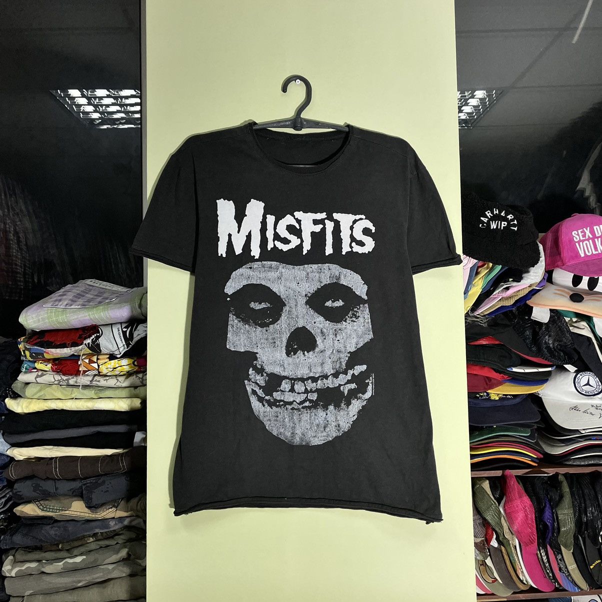 Vintage Y2k Misfits Skulls Dead Face Horror Tee Streetwear Hoodie, Sweatshirt | PodTeesHub.com
