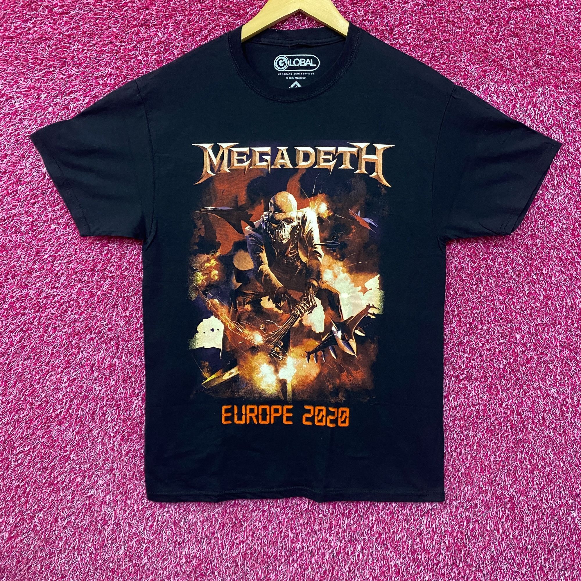 Megadeth Smash Guitar Europe Tour 2020 T Shirt Medium Hoodie, Sweatshirt | PodTeesHub.com