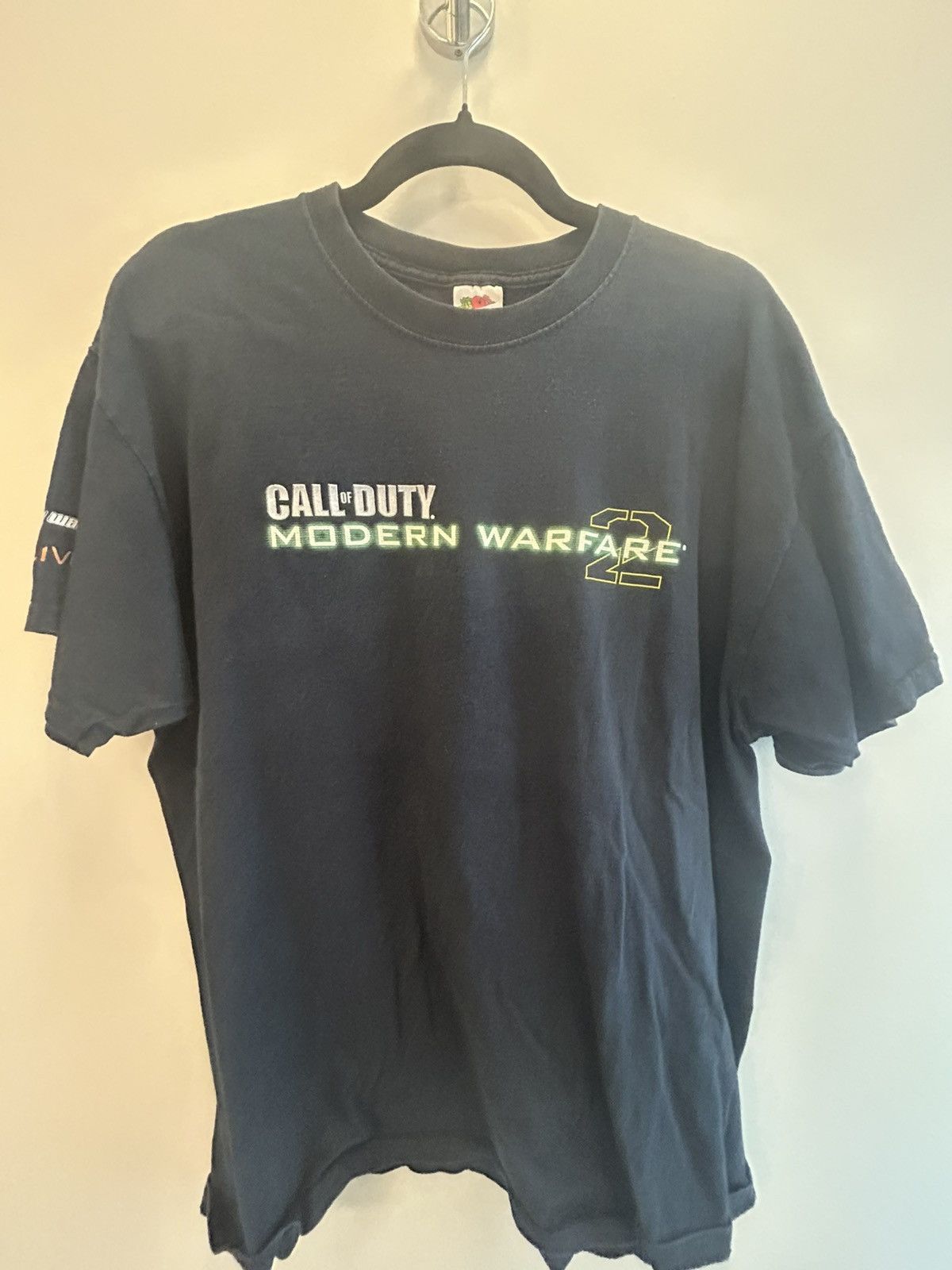 Fruit Of The Loom Vinage Y2k Call Of Duty Mw2 Gaming Promo Tee Hoodie, Sweatshirt | PodTeesHub.com