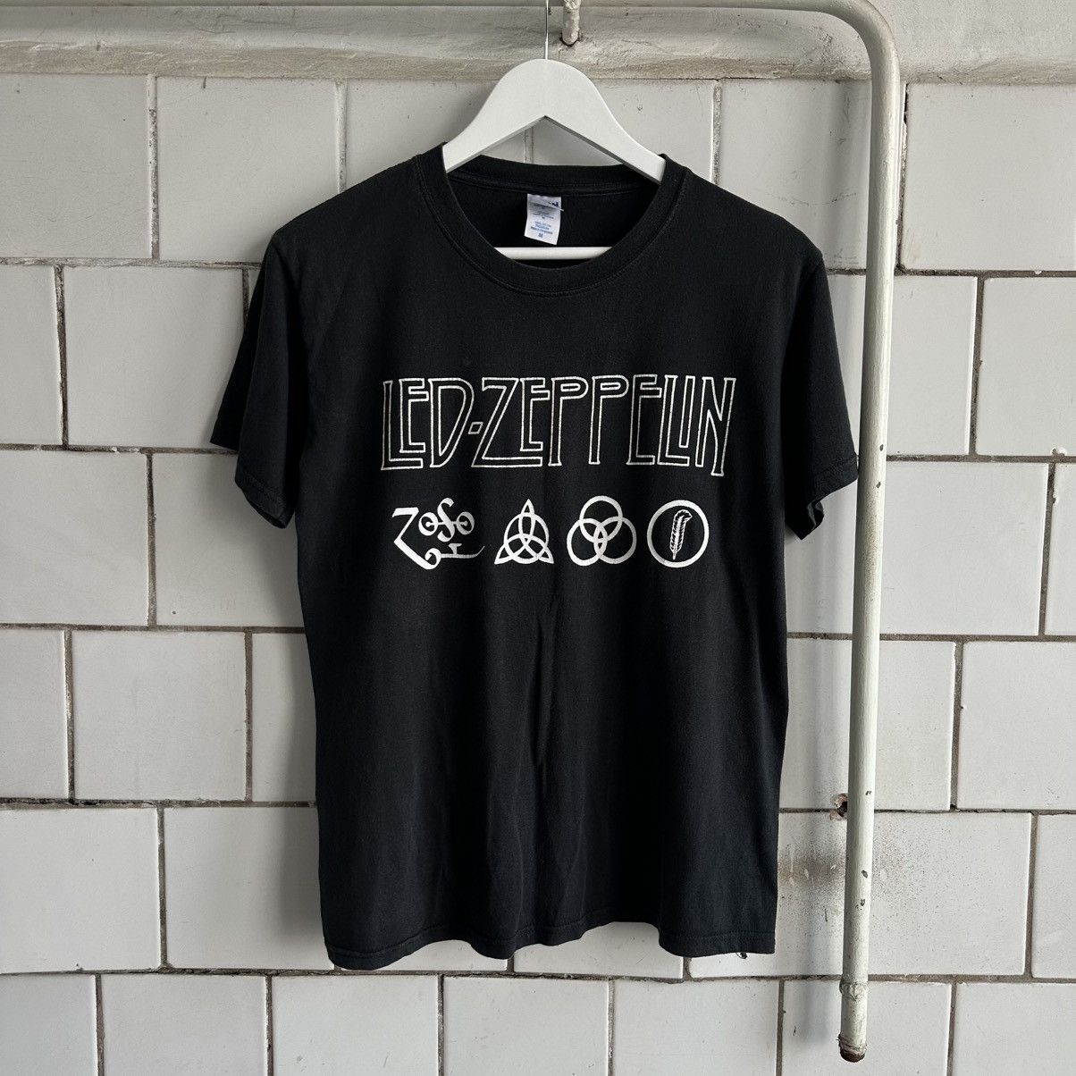 Led Zeppelin Vintage Japanese Style Led Zeppelin T Shirts Big Logo Y2k Hoodie, Sweatshirt | PodTeesHub.com