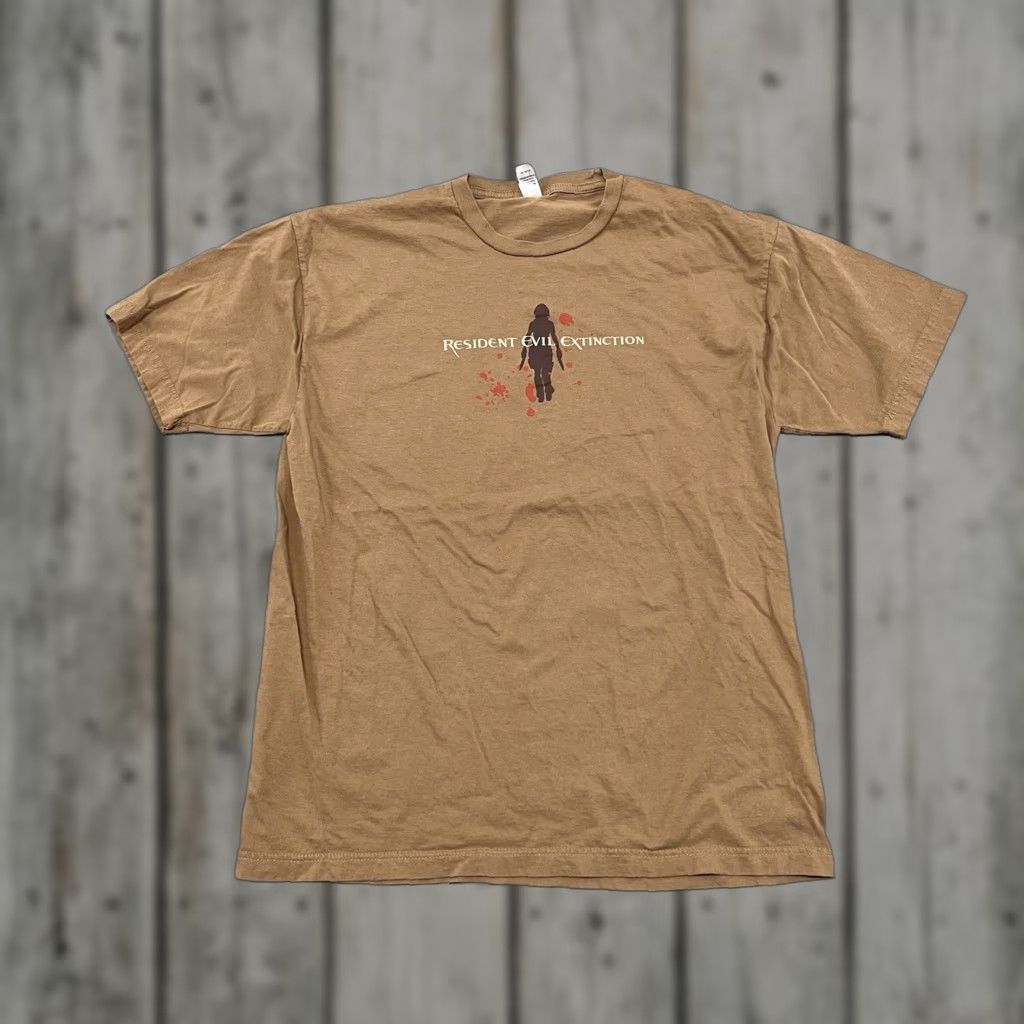 Vintage Resident Evil Extinction Zombie Horror T Shirt Adult Xl Brown 2000s Mens Hoodie, Sweatshirt | PodTeesHub.com