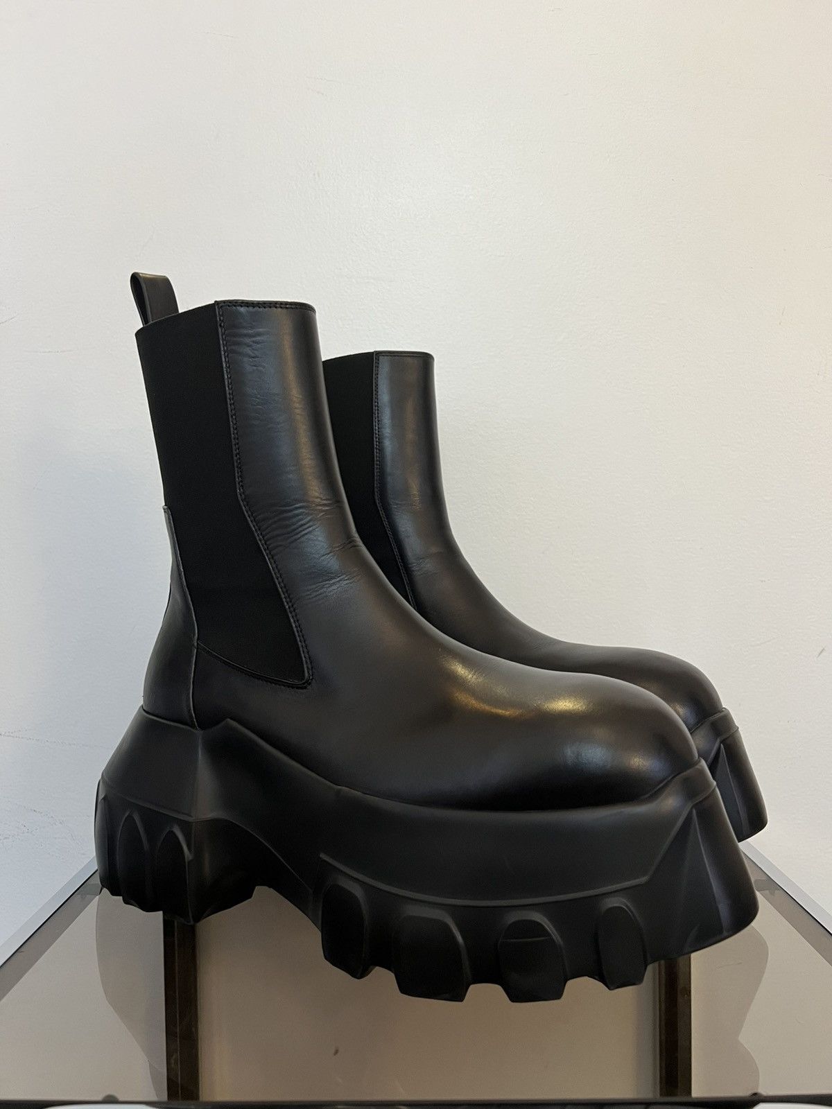 Owens Rick Owens Fw24 Beatle Mega Tractor T-Shirts, Hoodie, Sweatshirt | PodTeesHub.com
