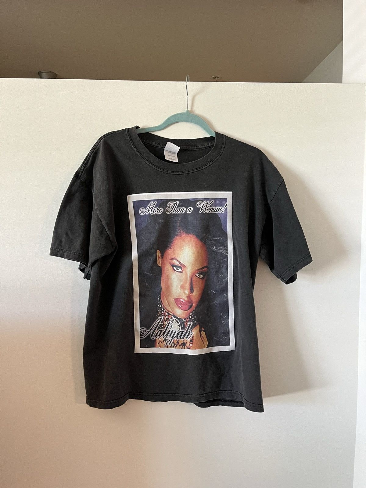 Vintage Aaliyah Tee Hoodie, Sweatshirt | PodTeesHub.com