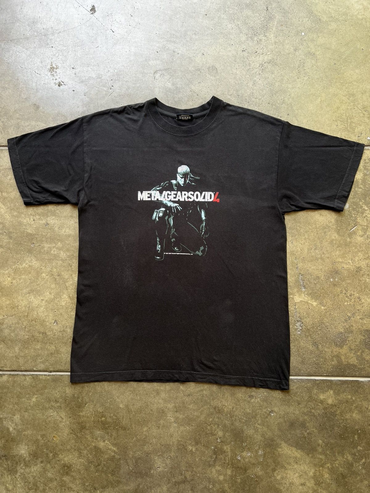 Vintage 2007 Metal Gear Solid 4 Snake Solo Video Game Tee Shirt Hoodie, Sweatshirt | PodTeesHub.com