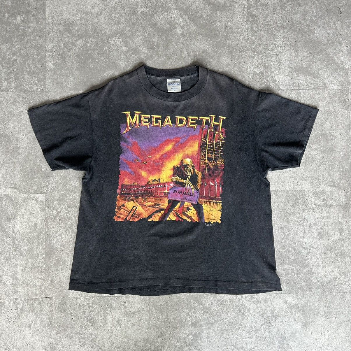 Megadeth X Vintage Vintage Megadeth Tour Peace Sells But Whos Buying Tee Hoodie, Sweatshirt | PodTeesHub.com