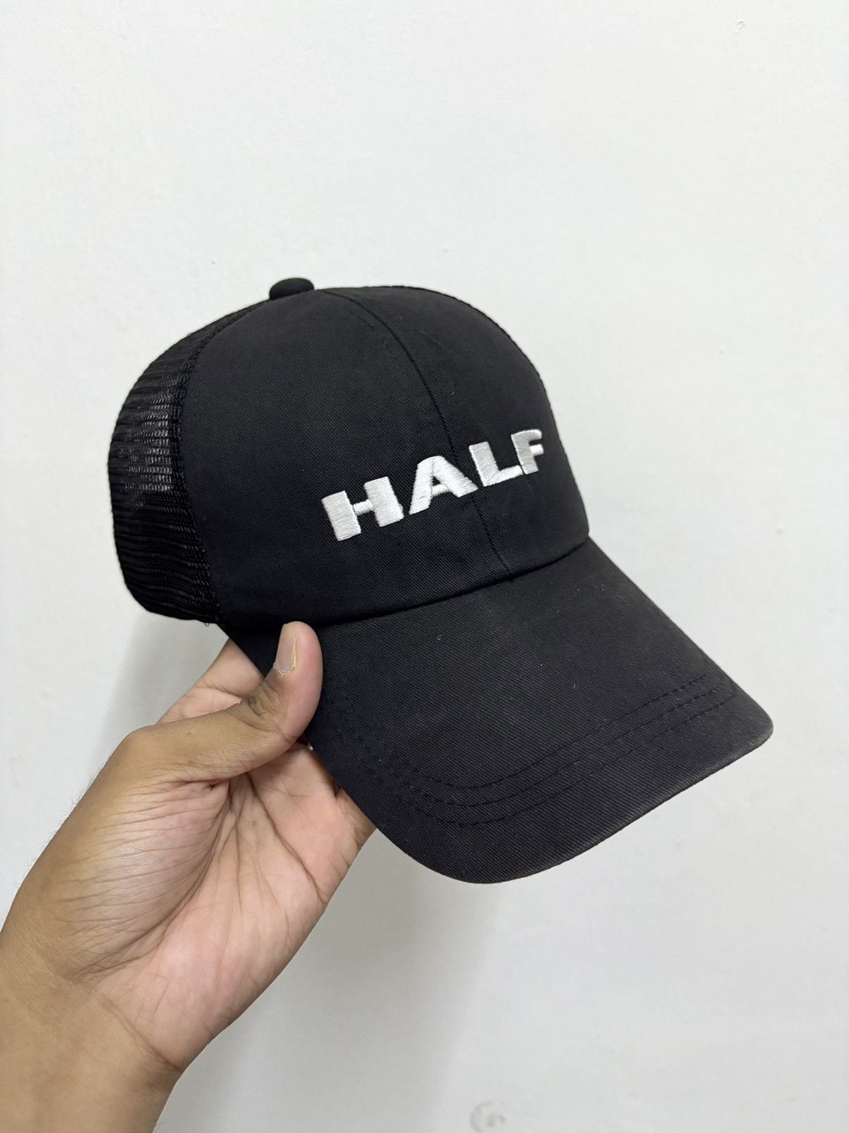Vintage 2000 S Half Life Valve Game Black Trucker Cap T-Shirts, Hoodie, Sweatshirt | PodTeesHub.com