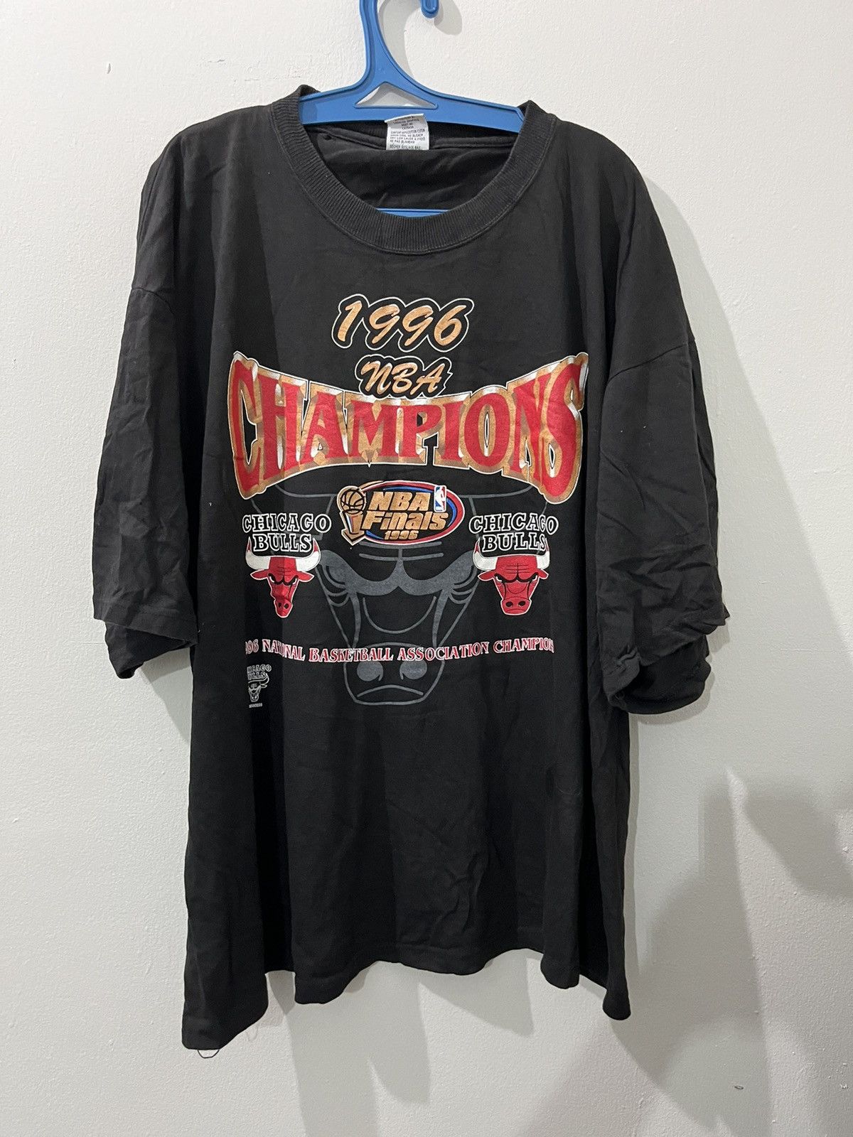 Rap Tees 1996 Champion Chicago Bulls Nba Basketball Tee Hoodie, Sweatshirt | PodTeesHub.com