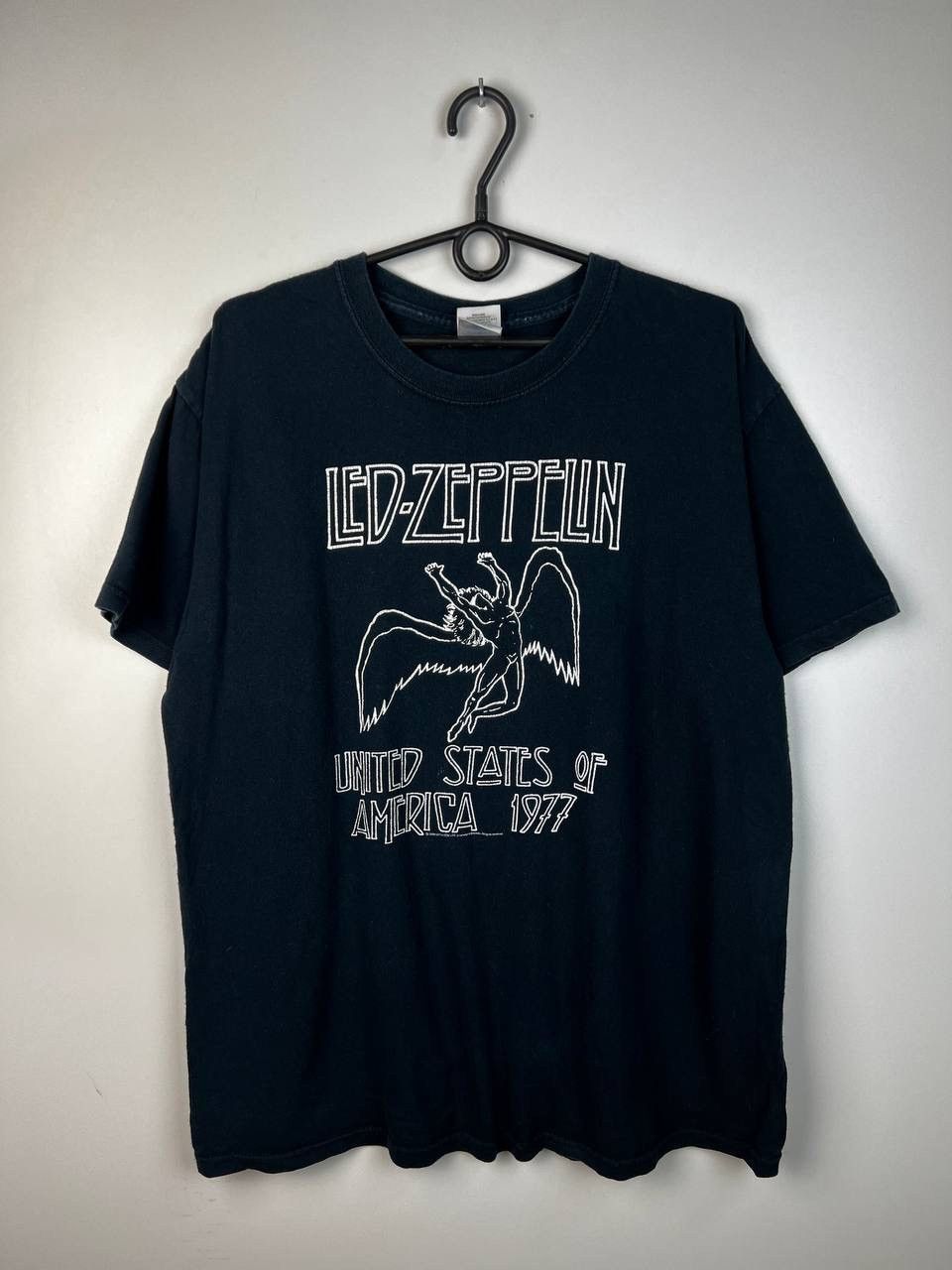 Vintage Led Zeppelin 2009 Vintage Band T Shirts Size L Hoodie, Sweatshirt | PodTeesHub.com