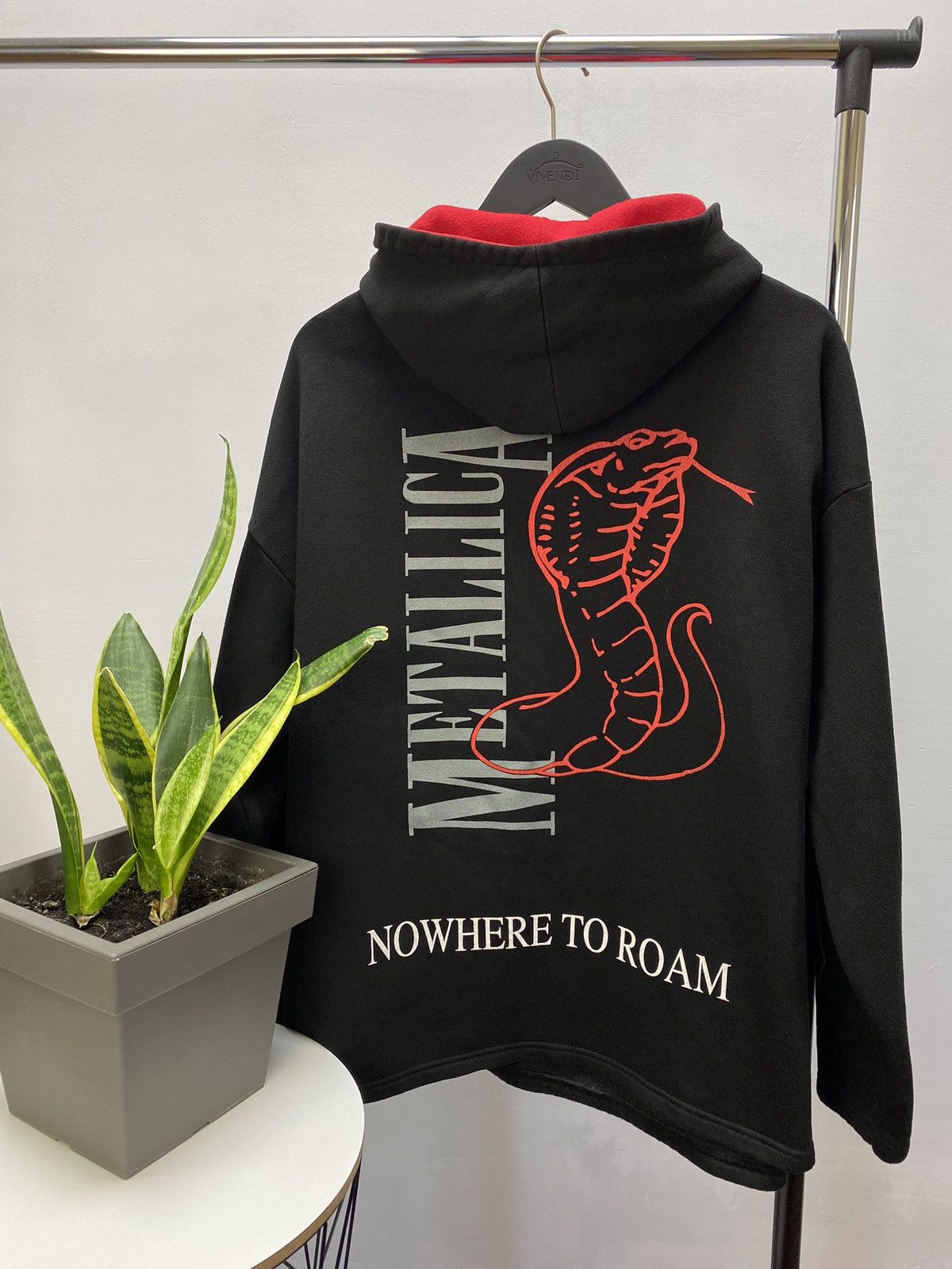 Metallica X Vintage Vintage 90s Metallica Nowhere Else To Roam Tour Hoodie T-Shirts, Sweatshirt | PodTeesHub.com