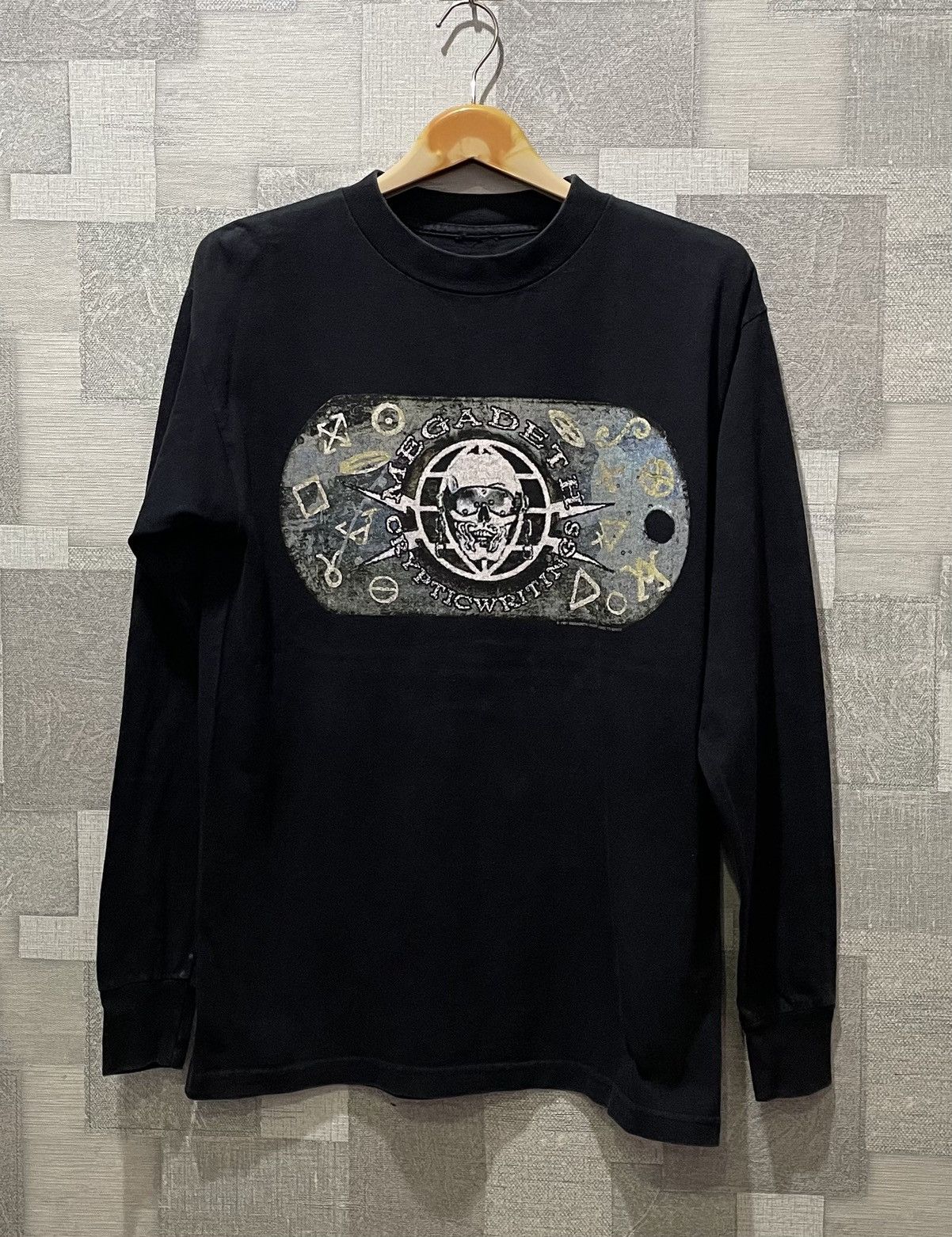 Megadeth X Vintage Vintage Megadeth Tour 1997 Z4 T-Shirts, Hoodie, Sweatshirt | PodTeesHub.com