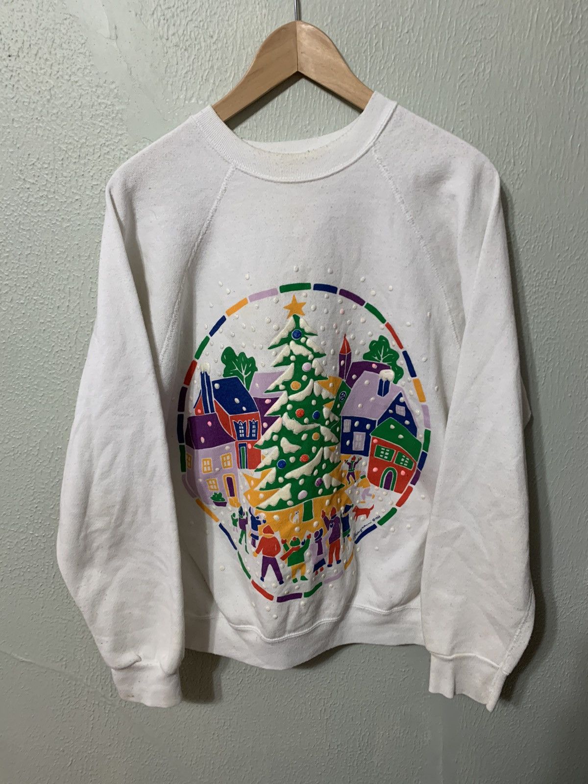 Vintage Crewneck Winter Snow Globe 1990 Raglan Crewneck T-Shirts, Hoodie, Sweatshirt | PodTeesHub.com