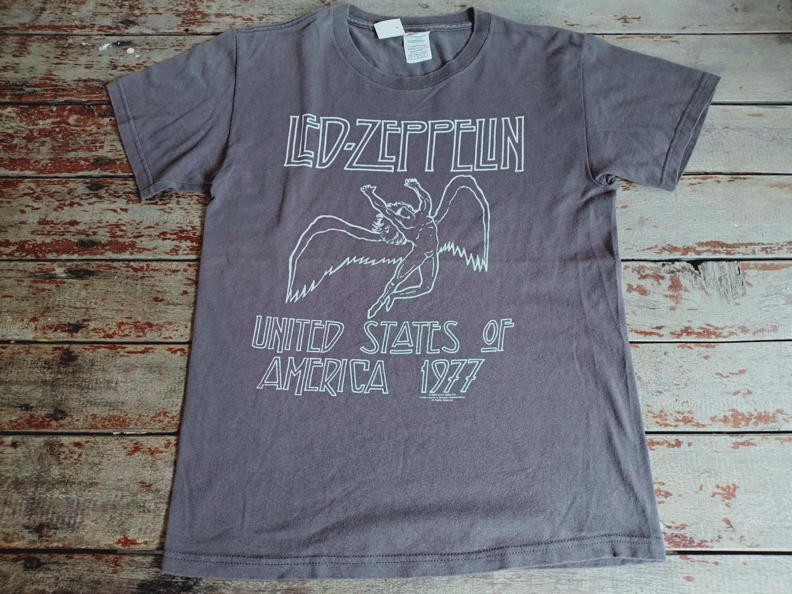 Zeppelin Vintage Led Zeppelin Band Music Rock Tour Tee T Shirt Hoodie, Sweatshirt | PodTeesHub.com