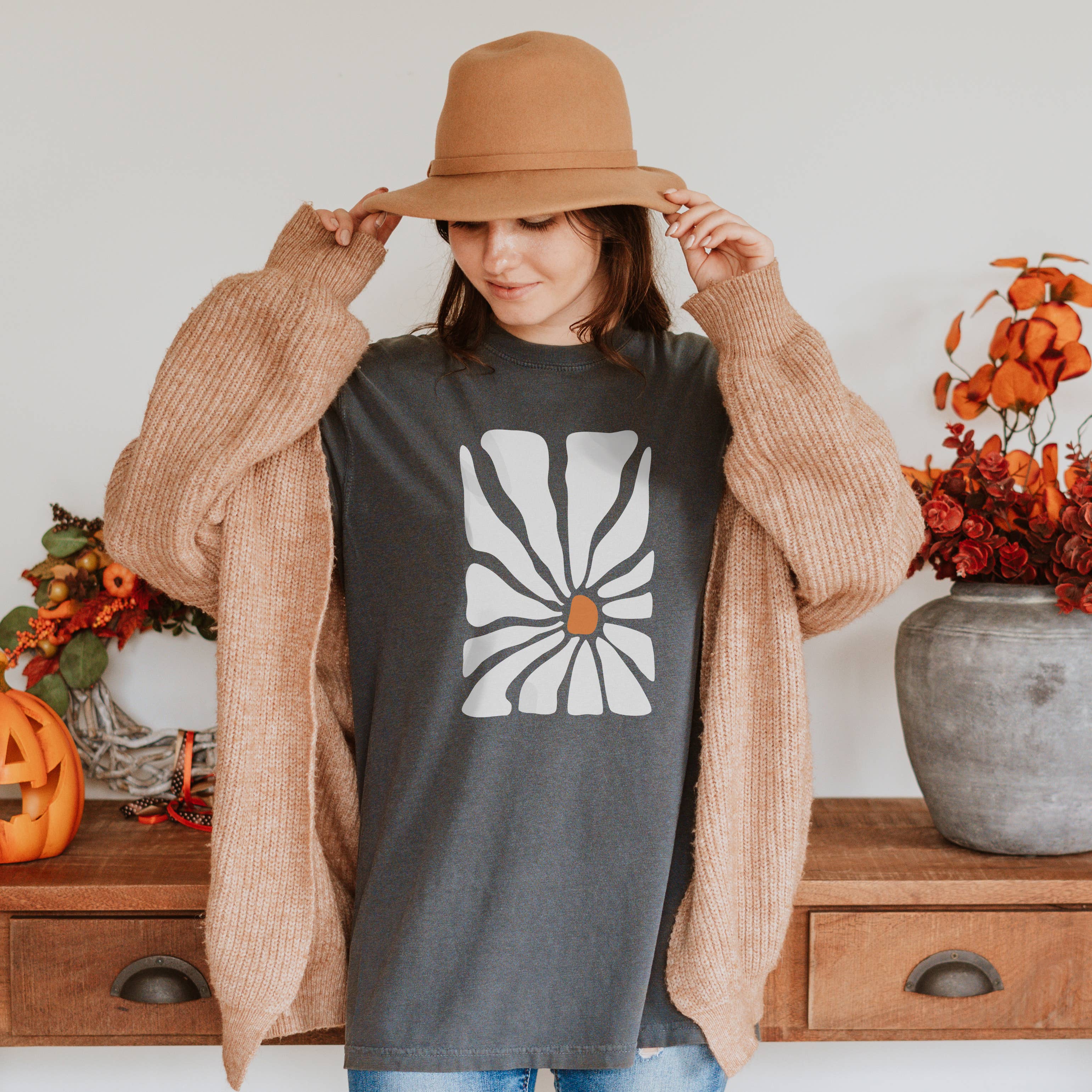 Daisy Tee | Floral | Sizes S-2XL Hoodie, Sweatshirt | PodTeesHub.com