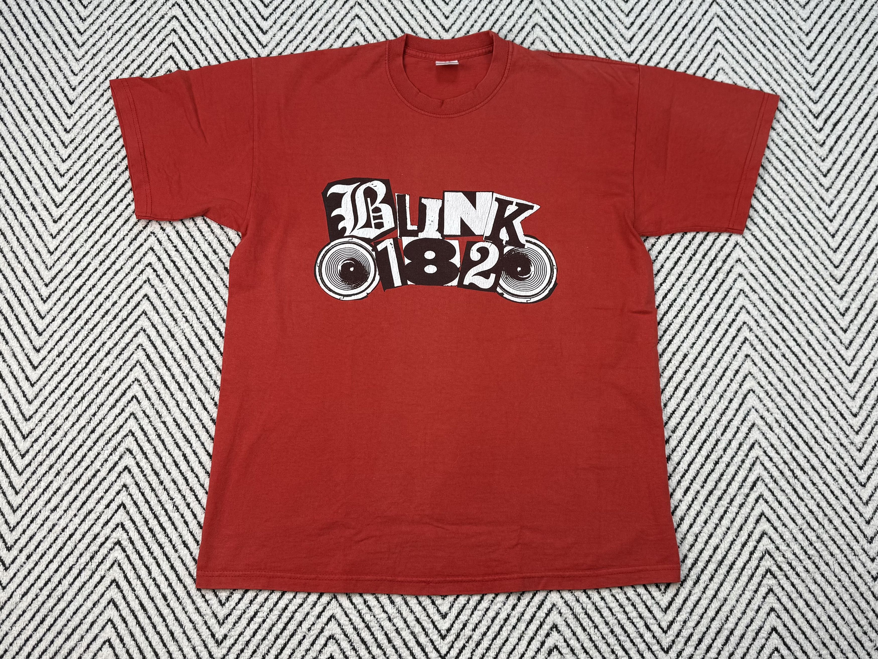 Band Tees Blink 182 Vintage Tshirt 2004 Hoodie, Sweatshirt | PodTeesHub.com