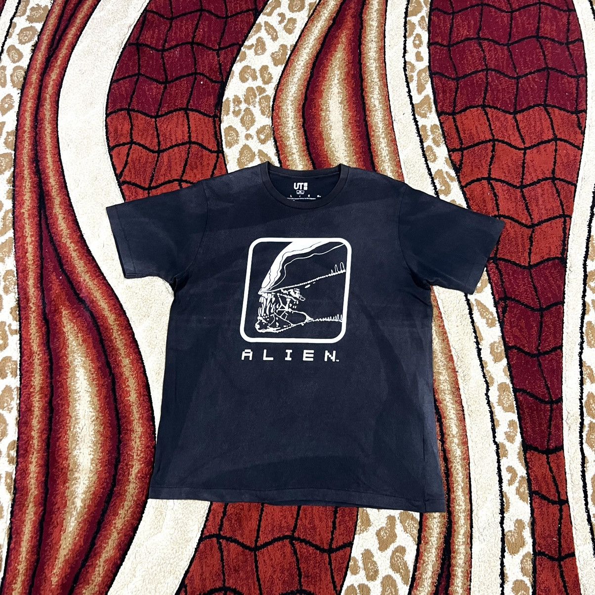 Band Tees Vintage Thrashed Faded 2014 Alien Movie T Shirt Hoodie, Sweatshirt | PodTeesHub.com