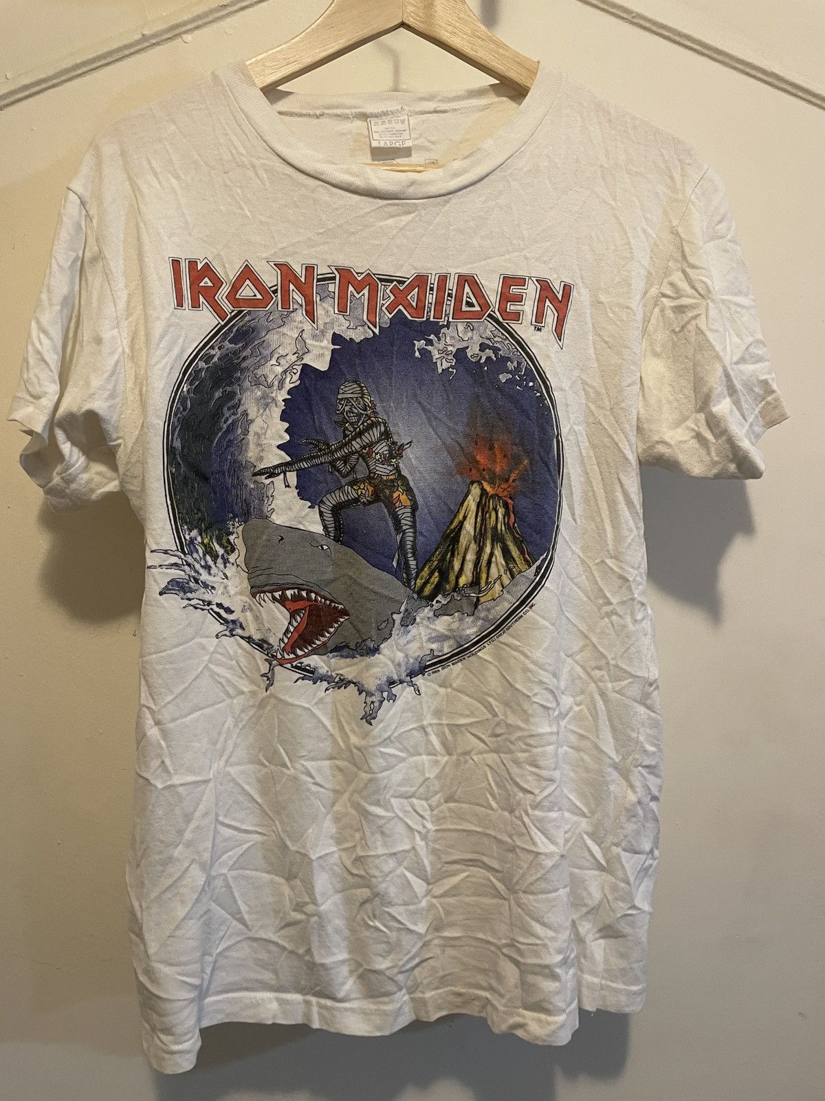 Iron Maiden X Vintage Iron Maiden Shark 1985 Sz L T-Shirts, Hoodie, Sweatshirt | PodTeesHub.com