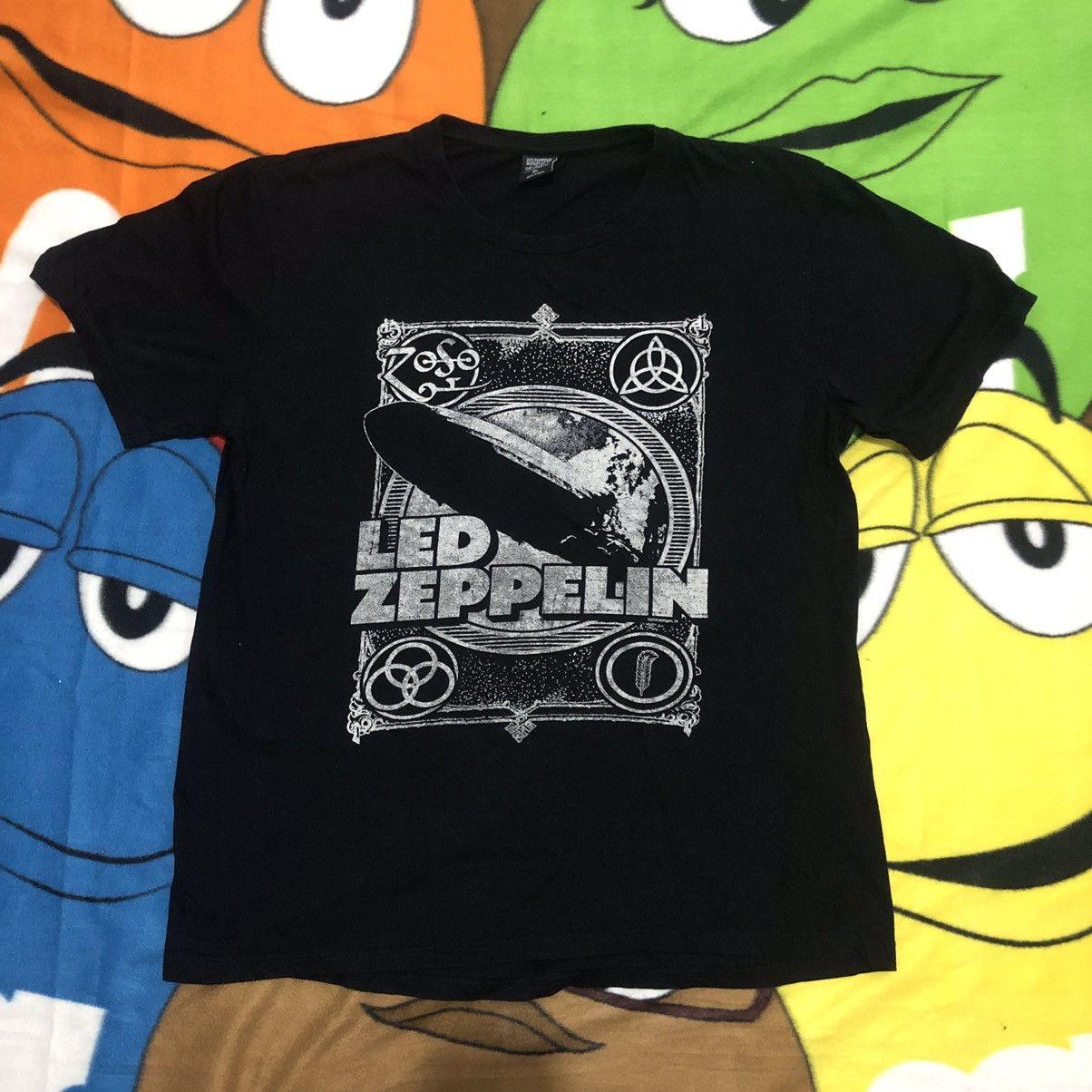 Zeppelin 2018 Led Zeppelin Official T Shirt Hoodie, Sweatshirt | PodTeesHub.com