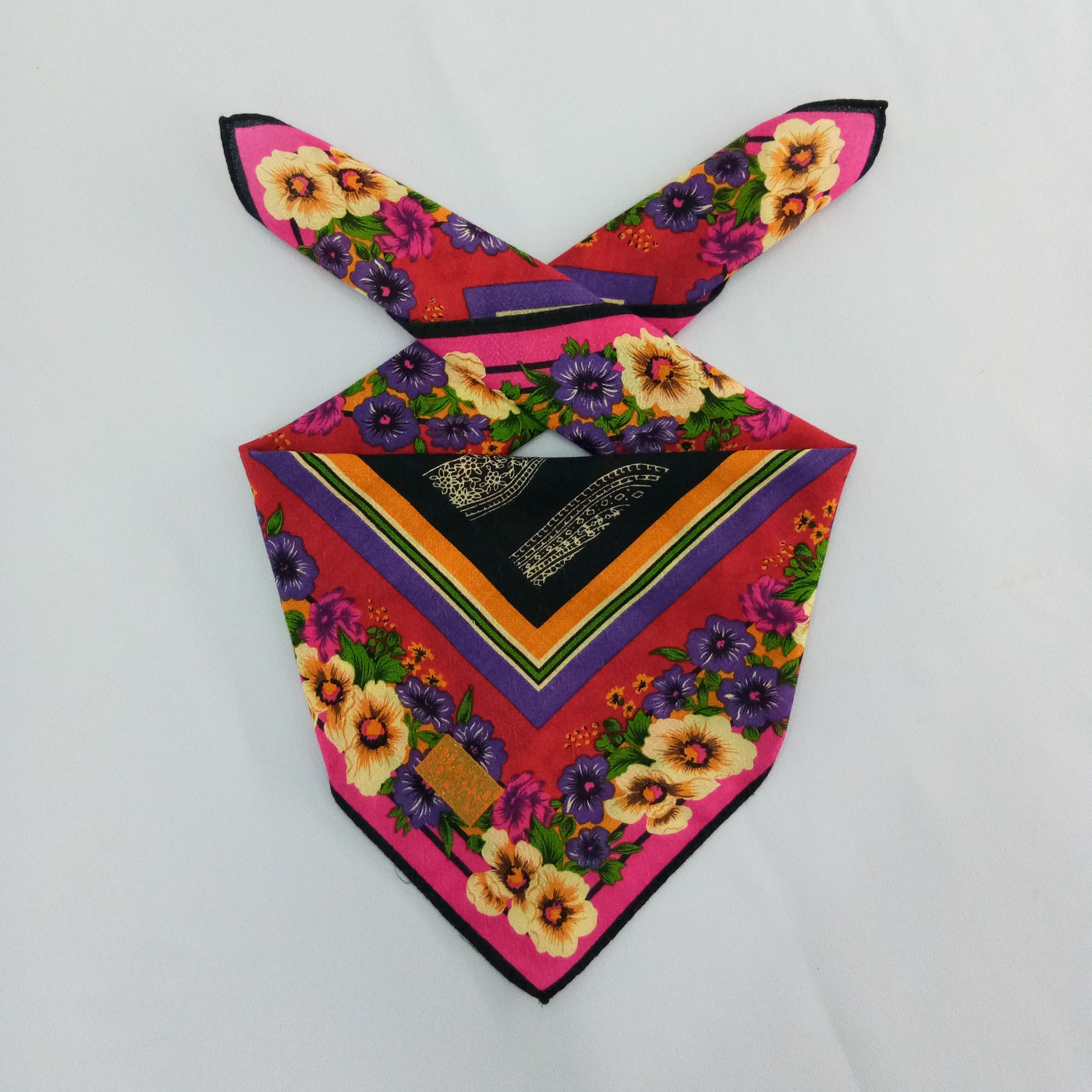 Vintage Luciano Soprani Handkerchief Bandana Hka622 T-Shirts, Hoodie, Sweatshirt