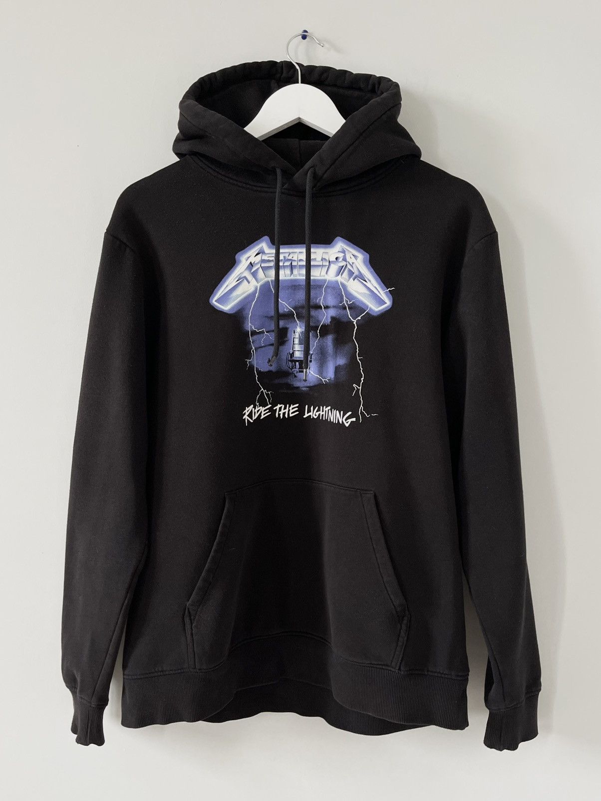 Metallica Rise The Ligthning Y2k Vintage Style Rock Hoodie T-Shirts, Sweatshirt | PodTeesHub.com