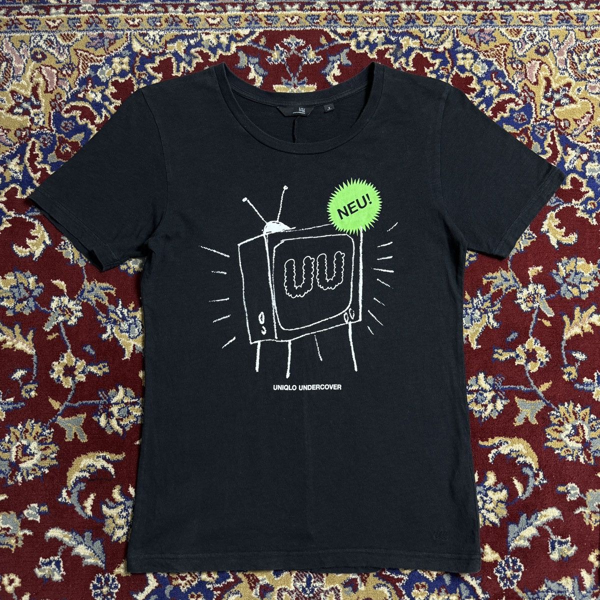 Uniqlo Undercover Jun Takahashi Uniqlo Uu Tv Japanese Brand Y2k Tee Hoodie, Sweatshirt | PodTeesHub.com
