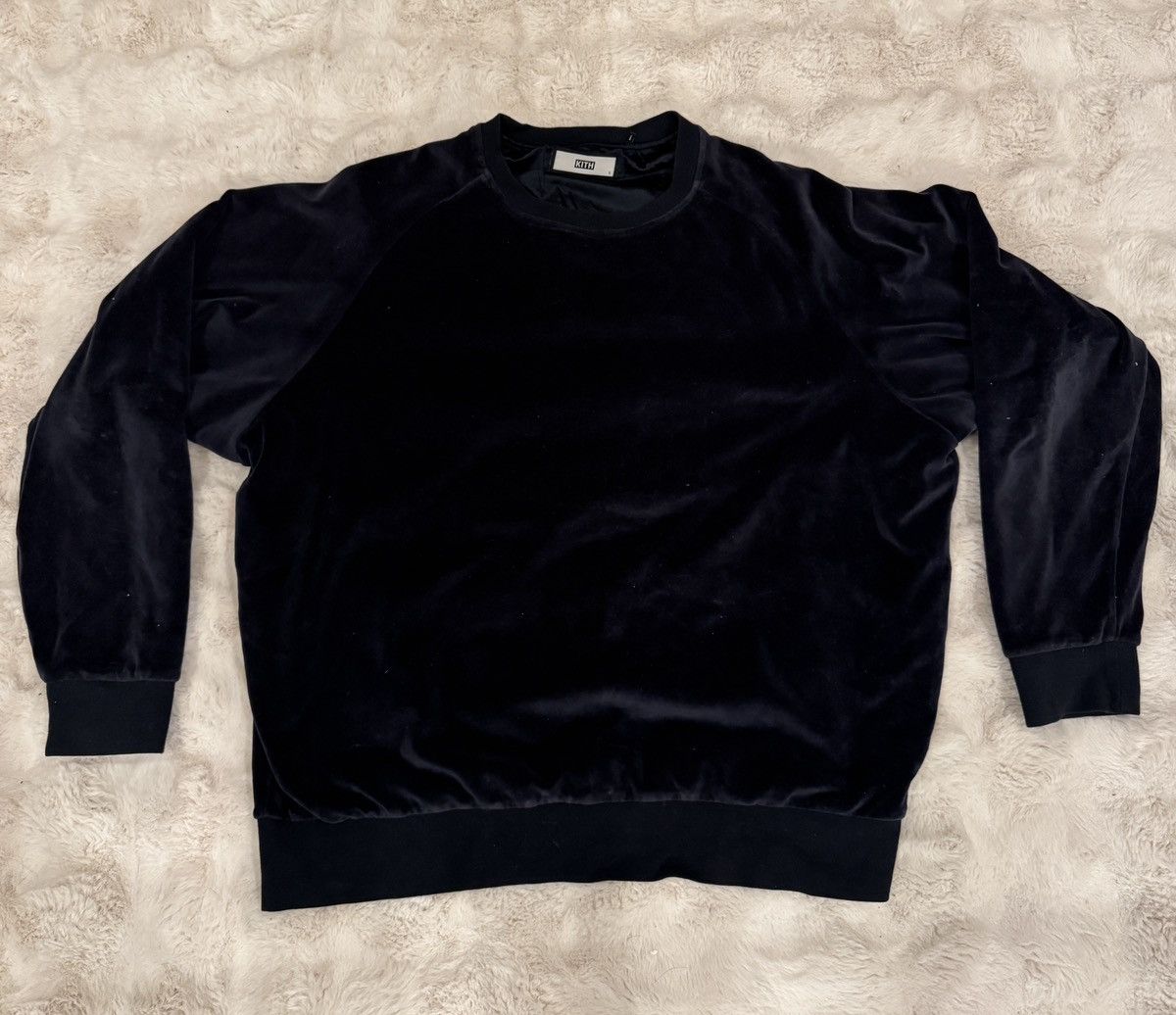 Bergdorf Goodman Velour Williams Crewneck Large T-Shirts, Hoodie, Sweatshirt | PodTeesHub.com